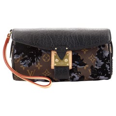 Louis Vuitton 2010 Pre-owned Fleur de Jais Manege Clutch - Black