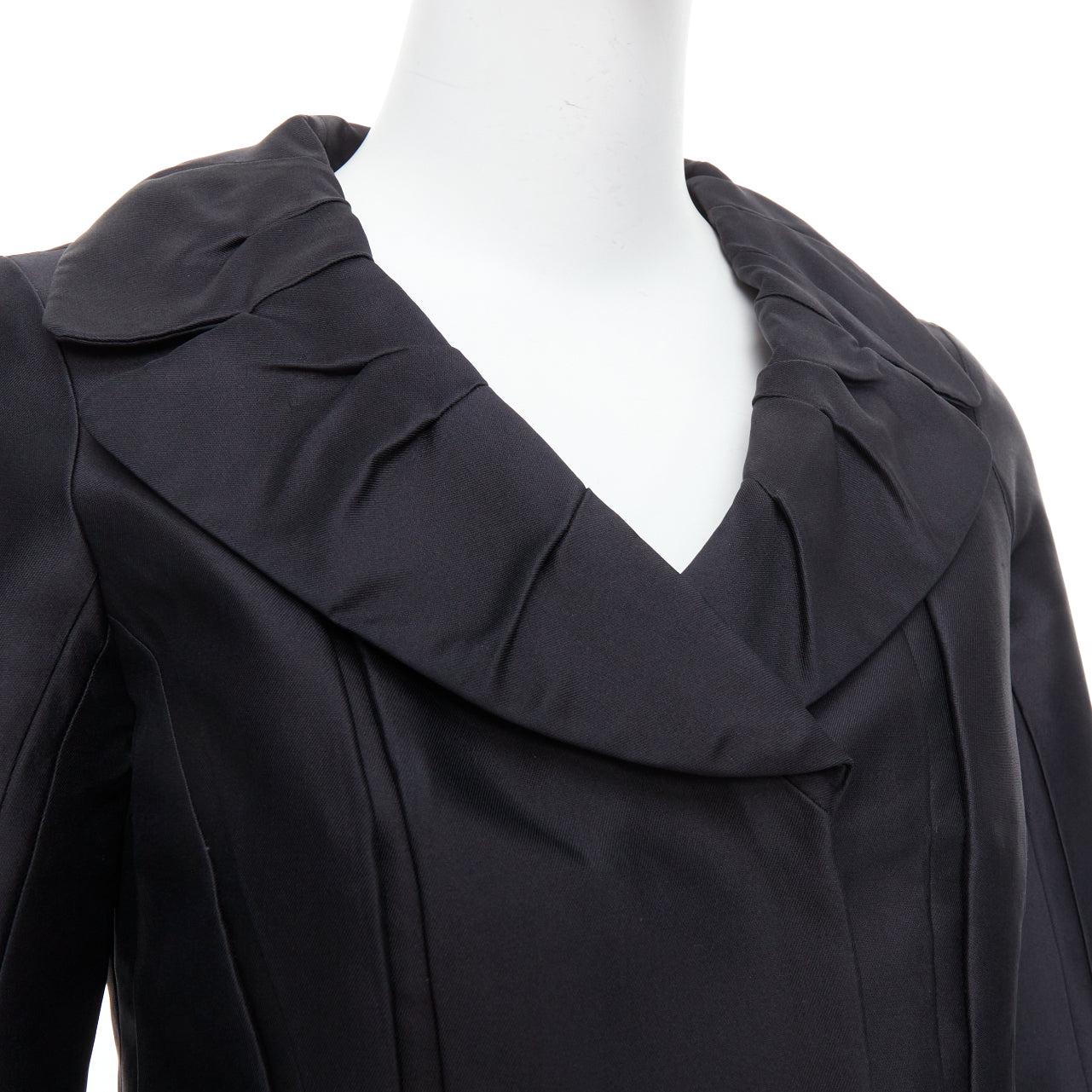 LOUIS VUITTON Marc Jacobs black silk pleated collar crop jacket FR34 XS
Reference: TGAS/E00390
Brand: Louis Vuitton
Designer: Marc Jacobs
Material: Silk
Color: Black
Pattern: Solid
Closure: Snap Buttons
Lining: Nude Silk
Extra Details: Pleated