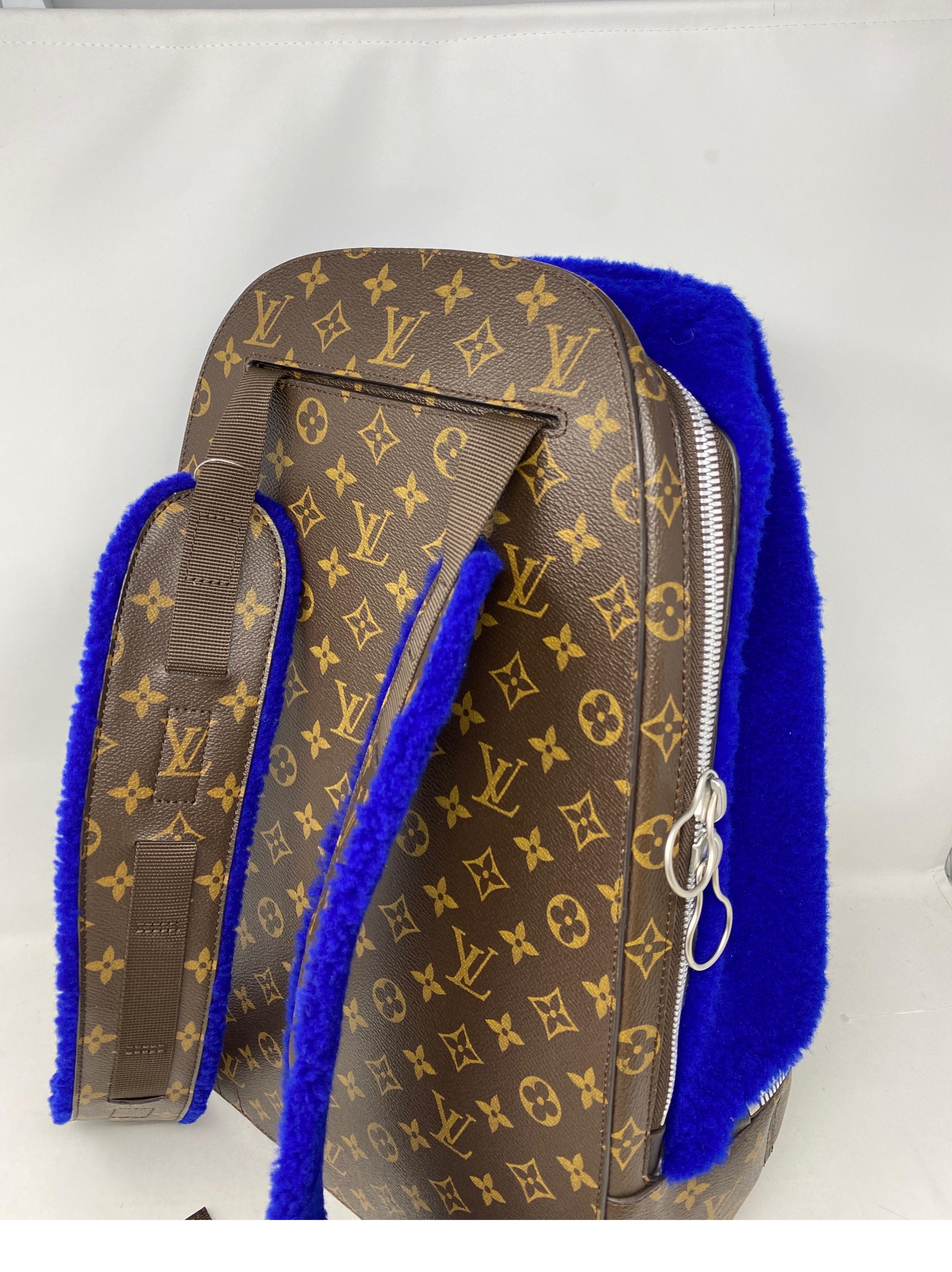 Sac à dos en peau de mouton bleu Marc Newson de Louis Vuitton Excellent état à Athens, GA