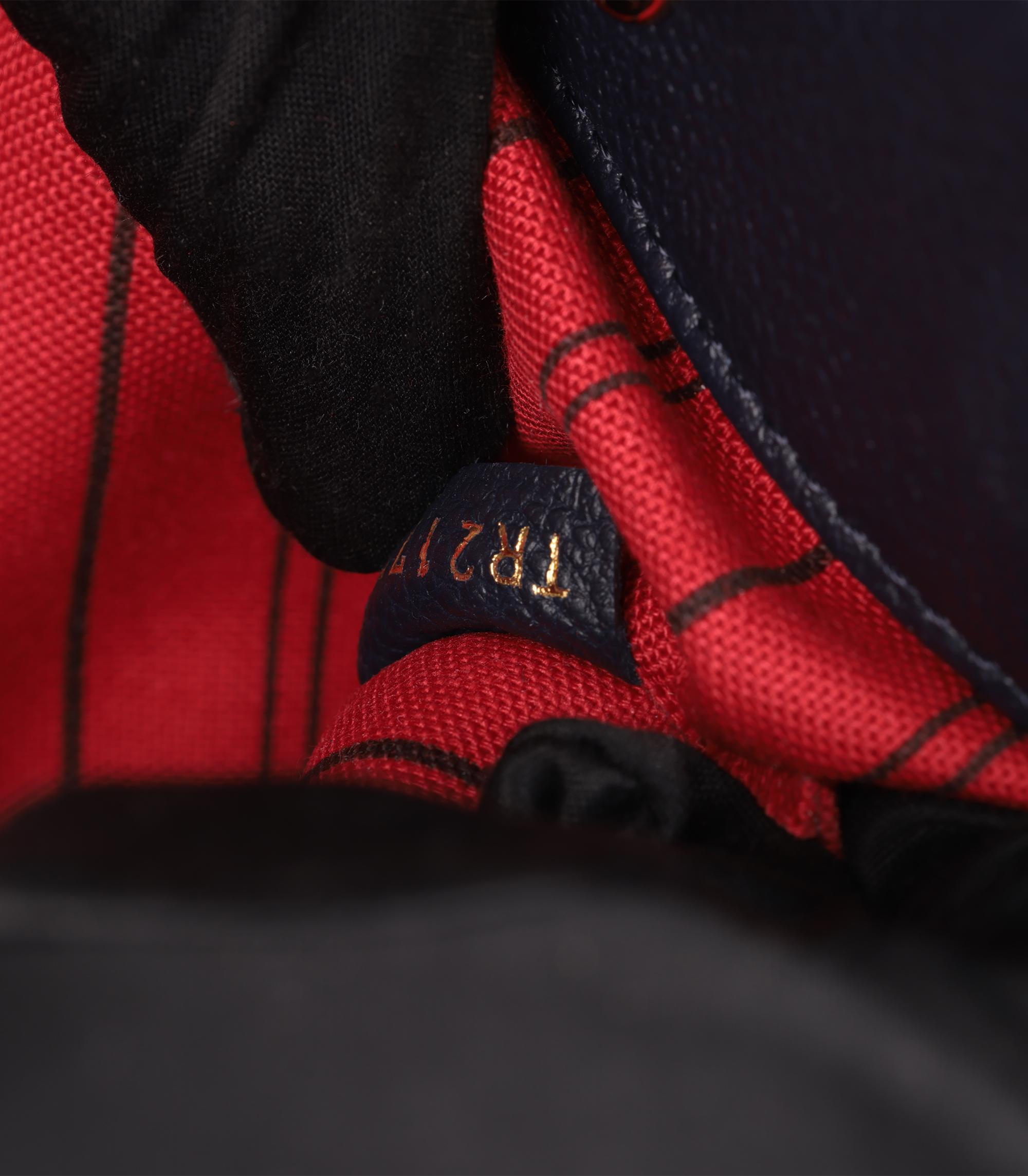 Louis Vuitton Marine Rouge Monogram Empreinte Leather Montaigne MM in vendita 5