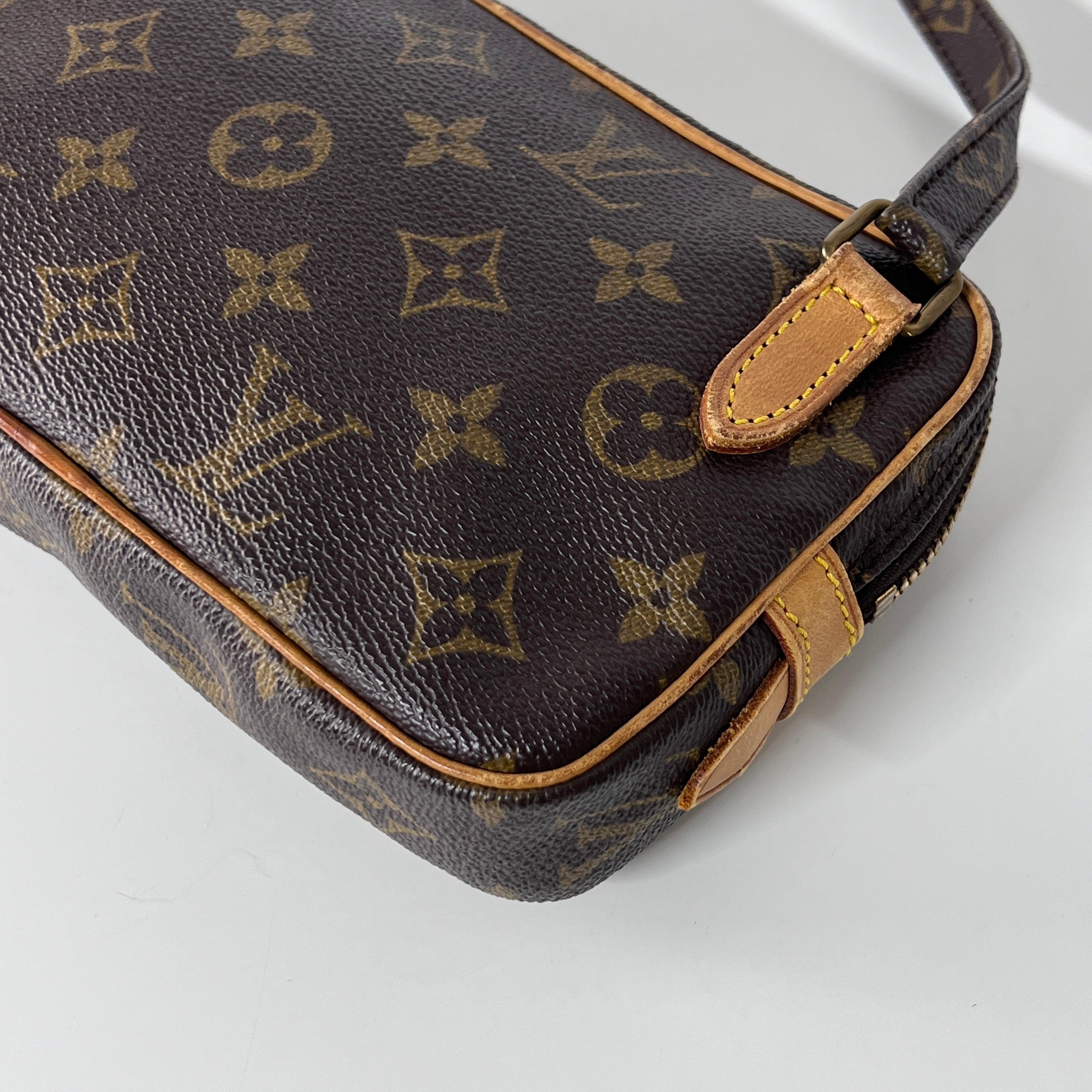 Louis Vuitton Marly Crossbody Bag Monogram Canvas Brown 1990 en vente 4