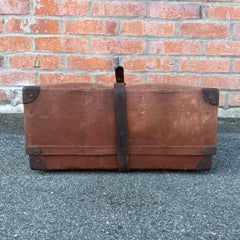 LOUIS VUITTON "Marmotte Lozine" Portative Dealer’s Box – Champs-Élysées, Paris