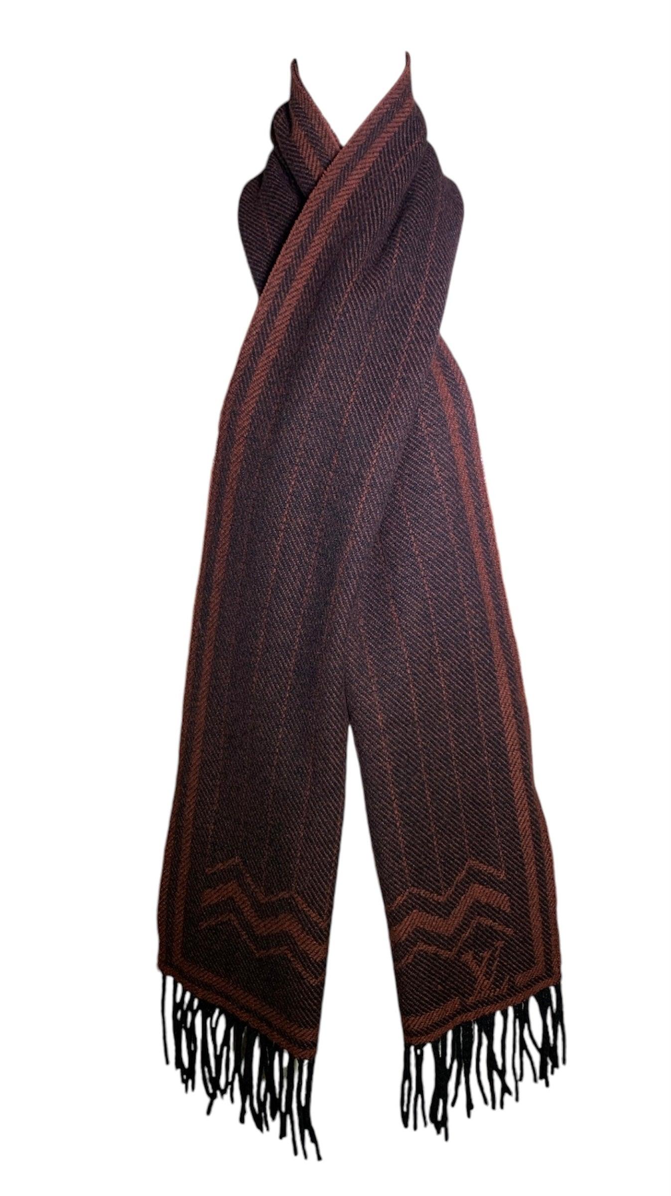 Louis Vuitton Maroon Cashmere and Wool Knit Scarf In New Condition For Sale In Los Angeles, CA