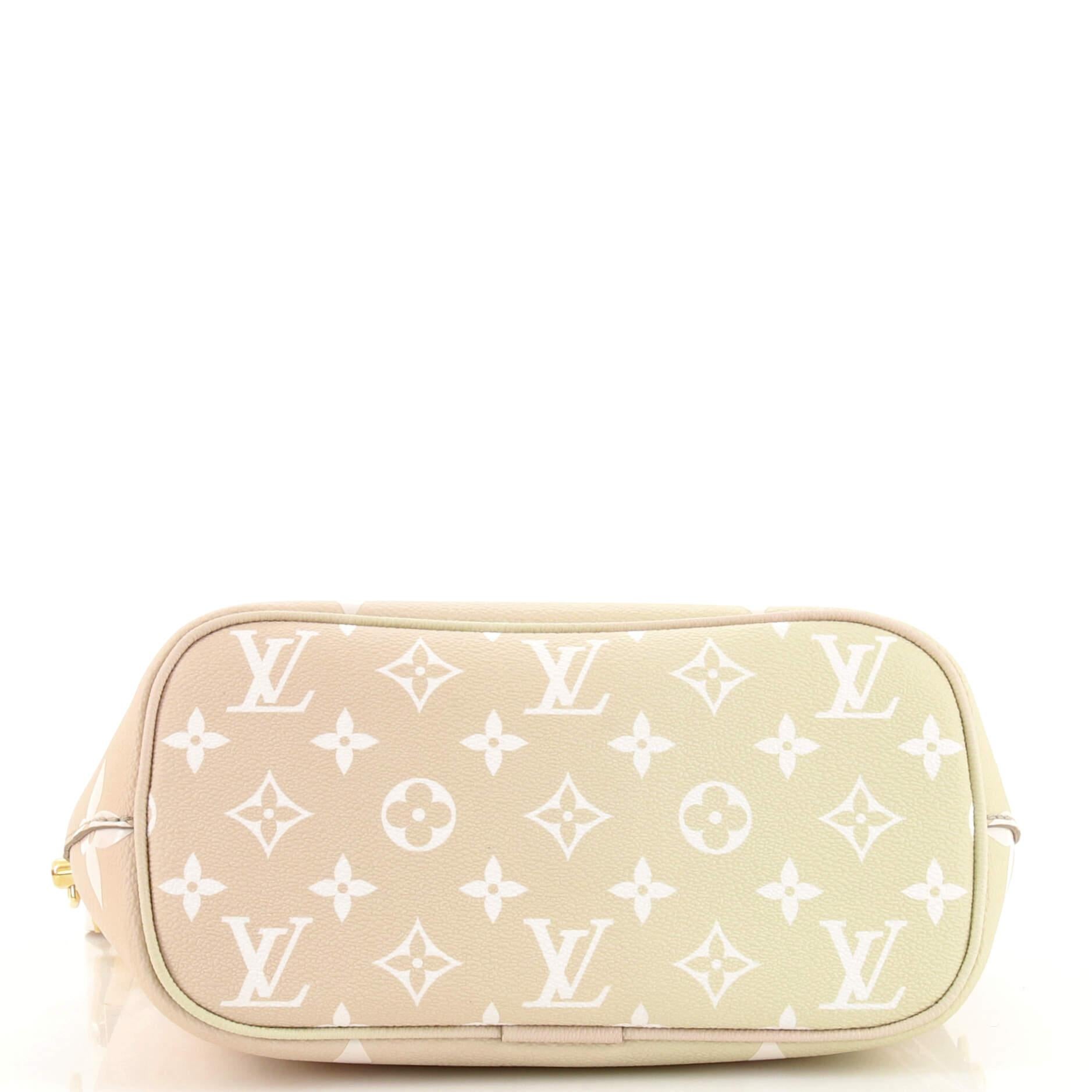Louis Vuitton Marshmallow Bag Spring in the City Monogram Giant Canvas In Good Condition In NY, NY