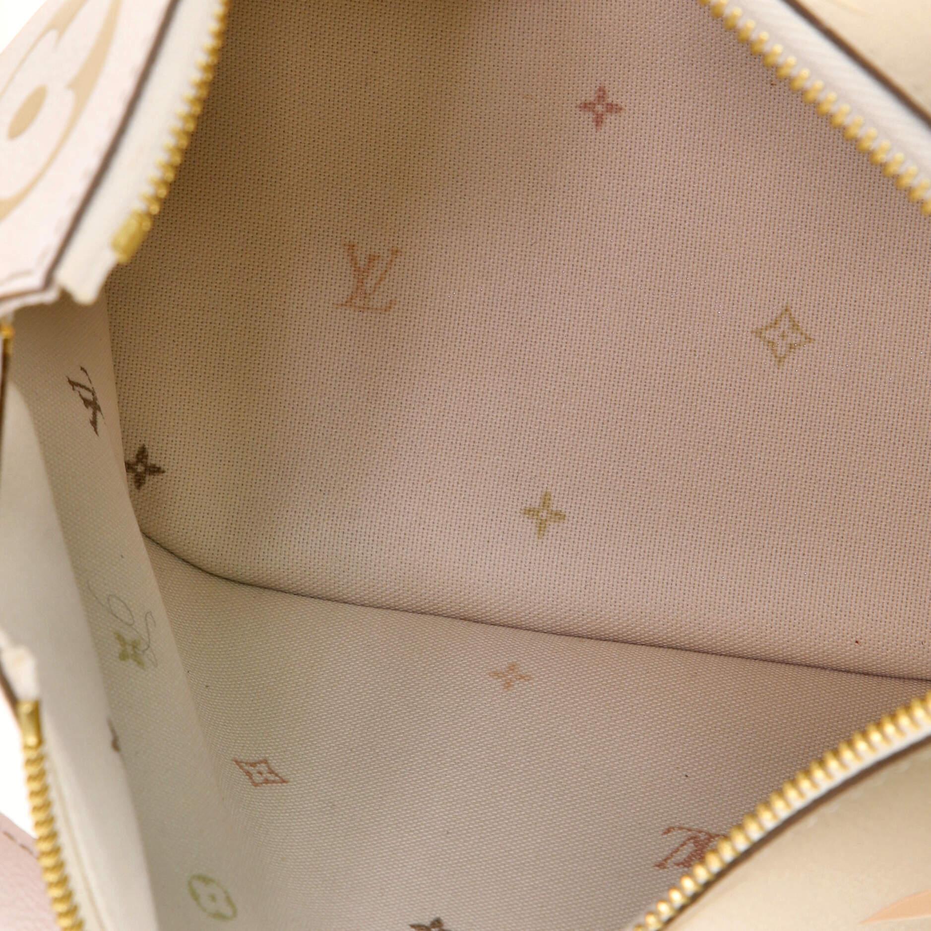 Women's or Men's Louis Vuitton Marshmallow Bag Spring in the City Monogram Giant Canvas