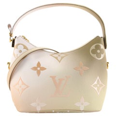 Spring in the City Monogrammierte Marshmallow-Tasche von Louis Vuitton aus riesigem Segeltuch