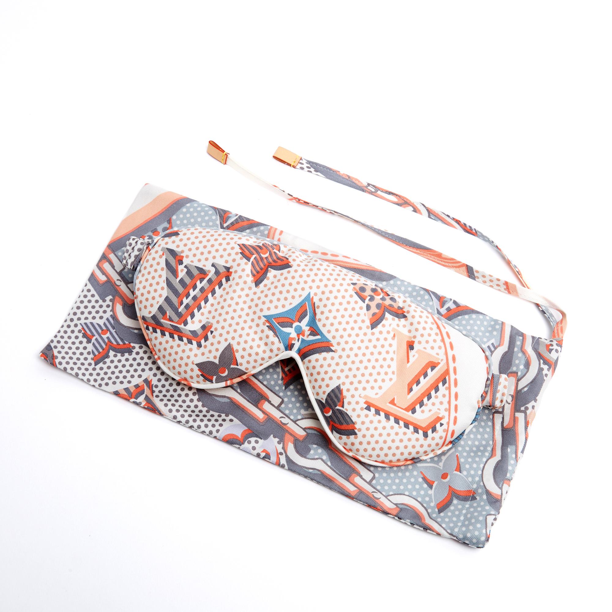 Louis Vuitton Masque de Sommeil en Soie LV Monogram Silk Twill Eyemask New en Nuevo estado para la venta en PARIS, FR