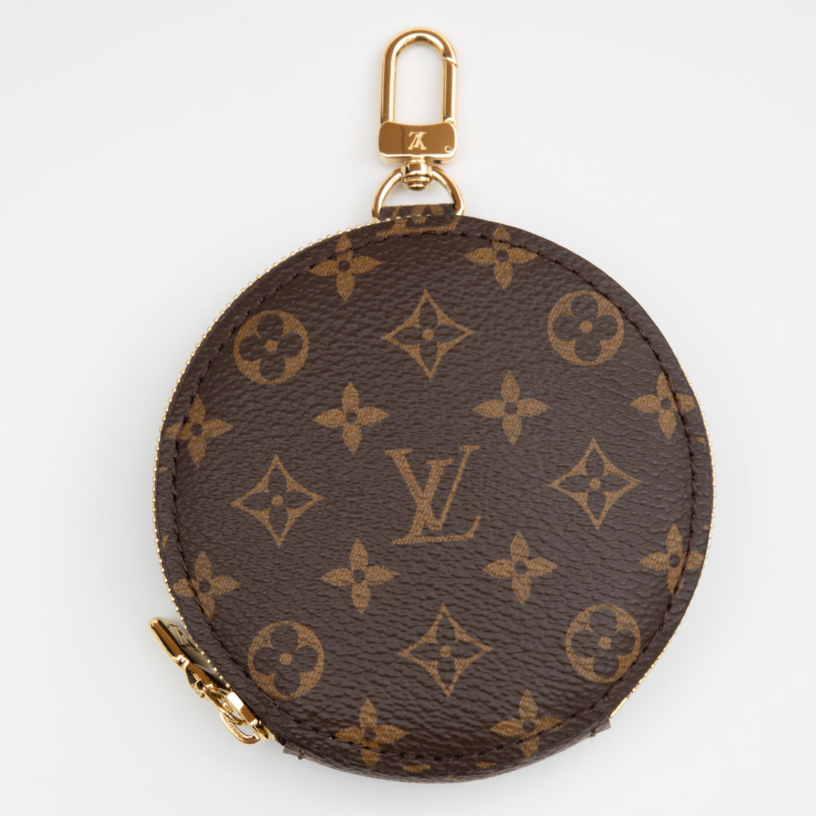 Louis Vuitton Maxi Multi Pochette Accessoires Khaki Green Beige Nylon 2021 For Sale 11