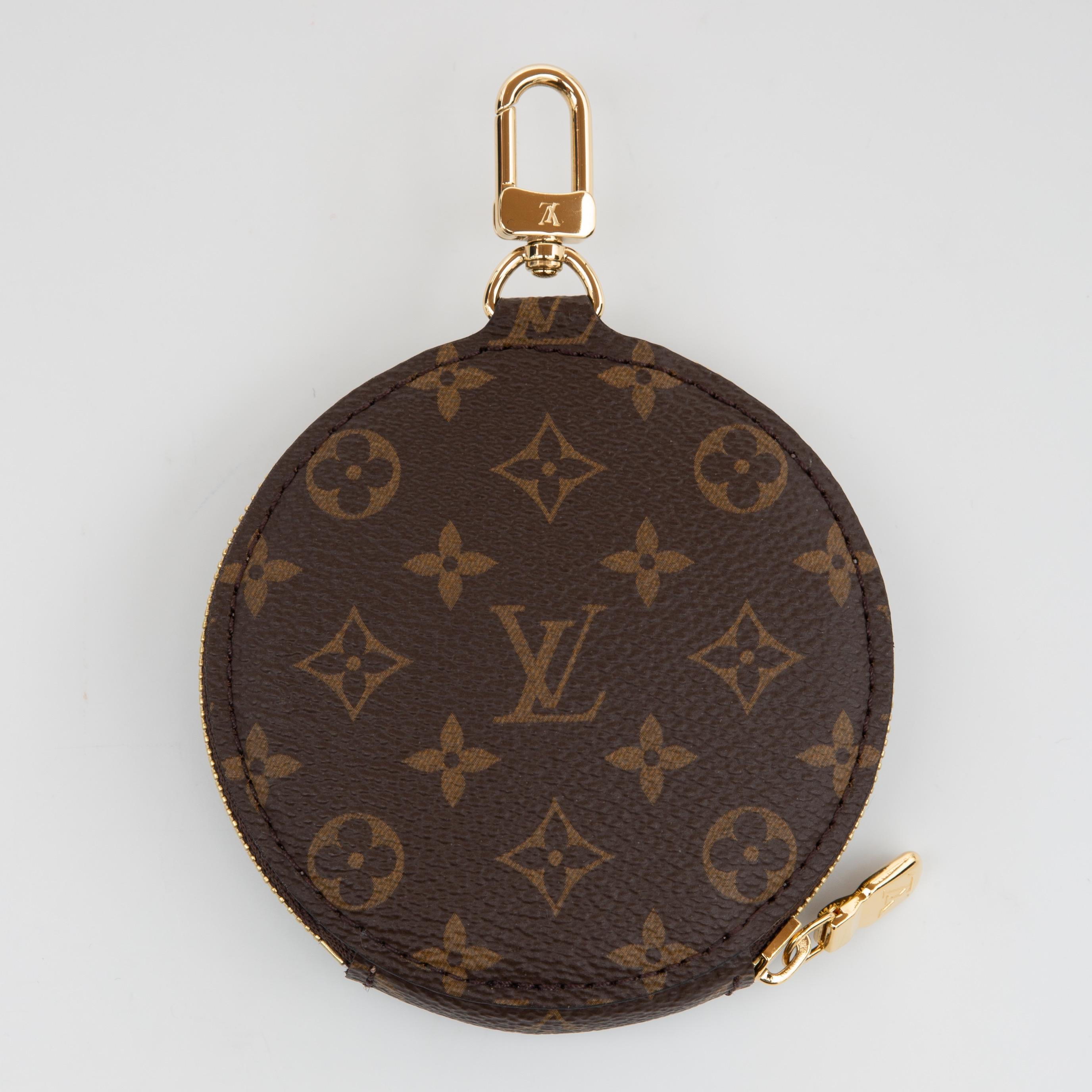 Louis Vuitton Maxi Multi Pochette Accessoires Khaki Green Beige Nylon 2021 For Sale 12