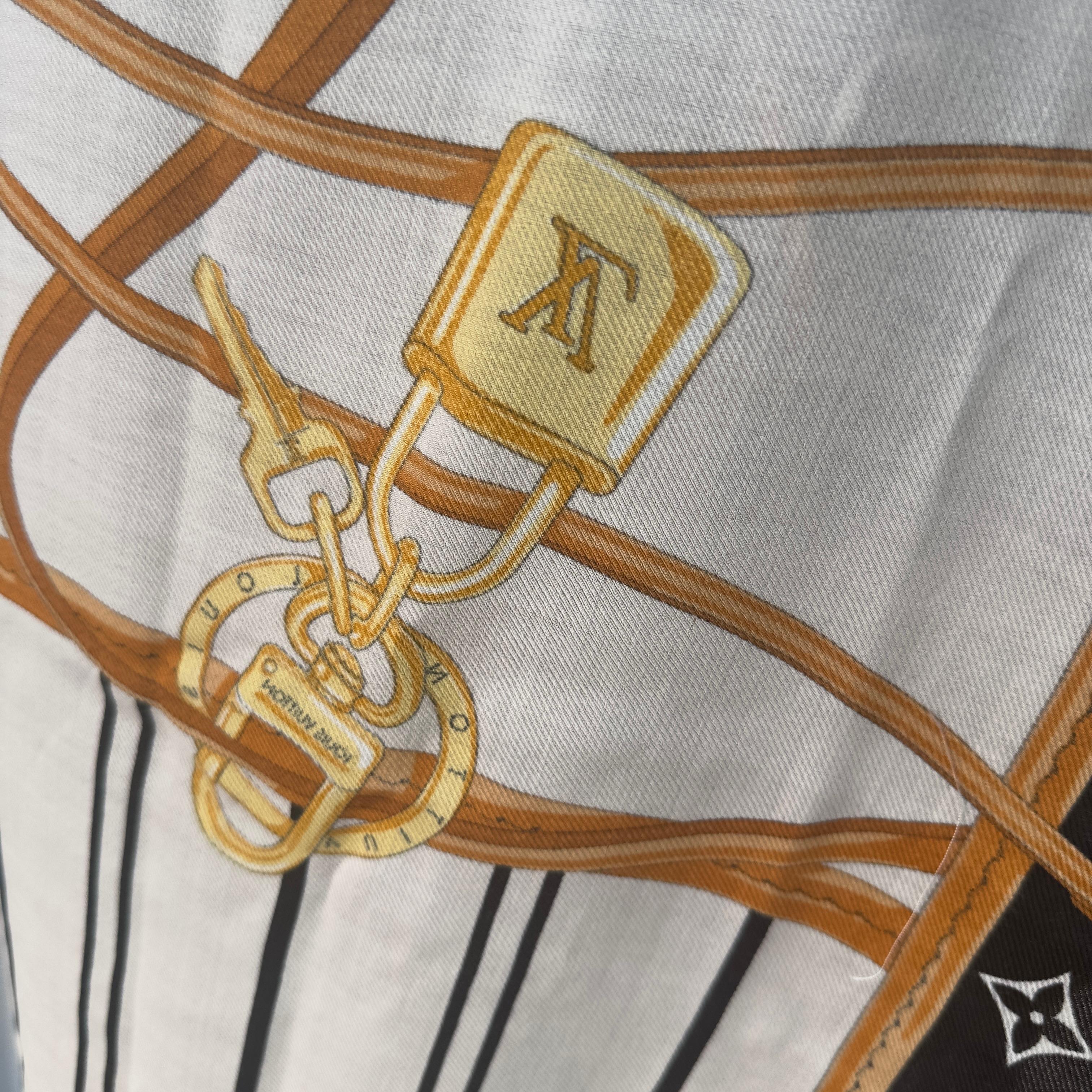 Maxi pañuelo Louis Vuitton 'Articles de Voyage' con estampado de maleta y monograma en venta 2