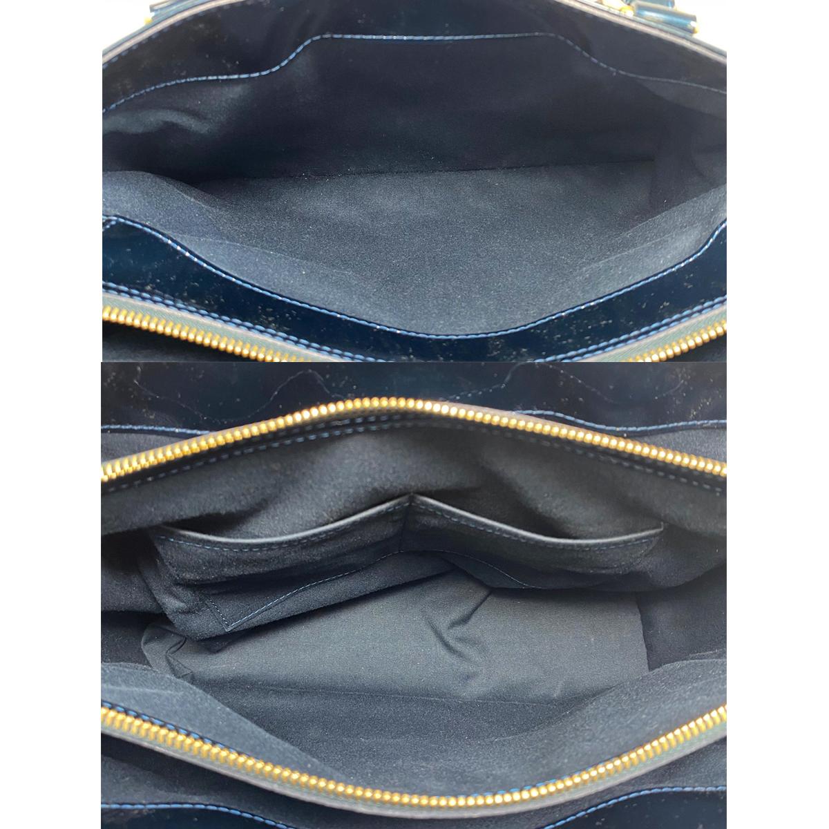 Louis Vuitton Melrose Avenue Blue Nuit Patent Leather Handbag In Good Condition In Boca Raton, FL