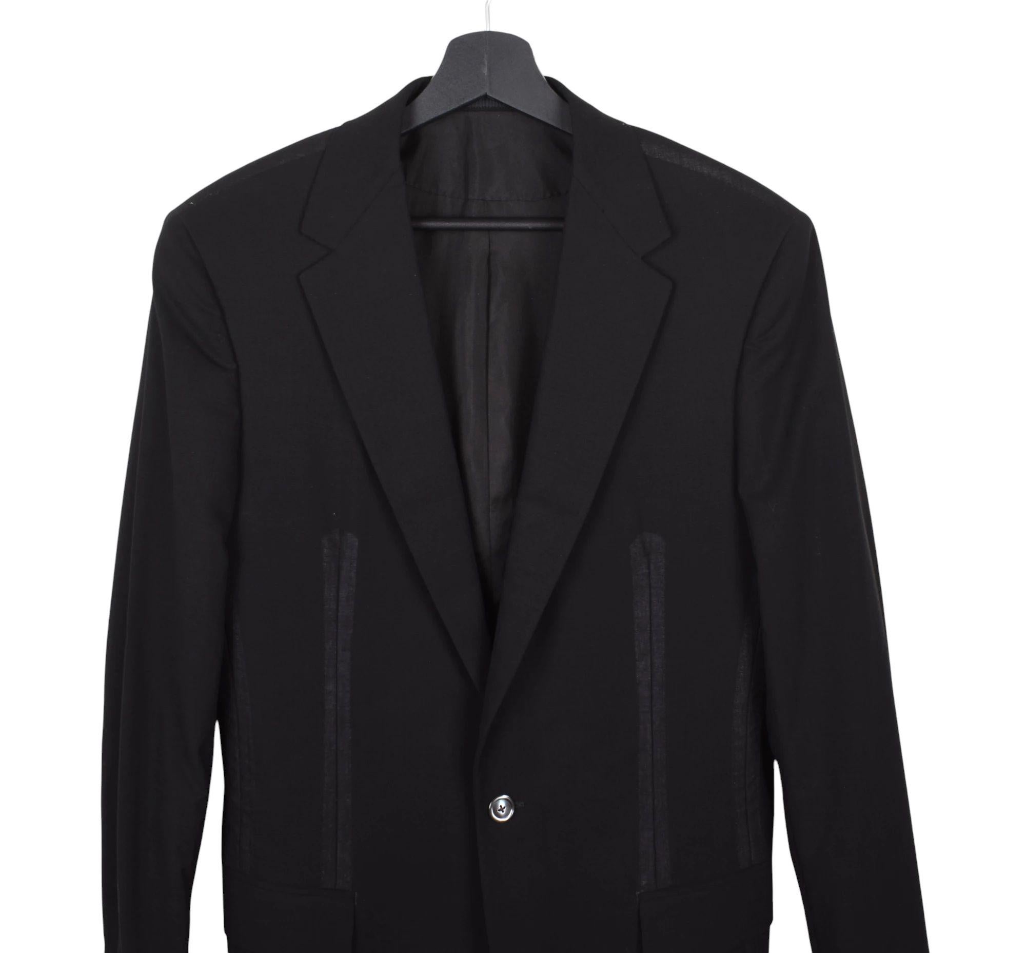 Prüfen Sie meine anderen Angebote. Habe viele weitere Designerkleidung zu verkaufen. Offen für alle Angebote.
Der zu verkaufende Artikel ist 100% echt Louis Vuitton Exclusive Blazer, S1536, PE7
Farbe: schwarz
(Eine tatsächliche Farbe kann ein wenig