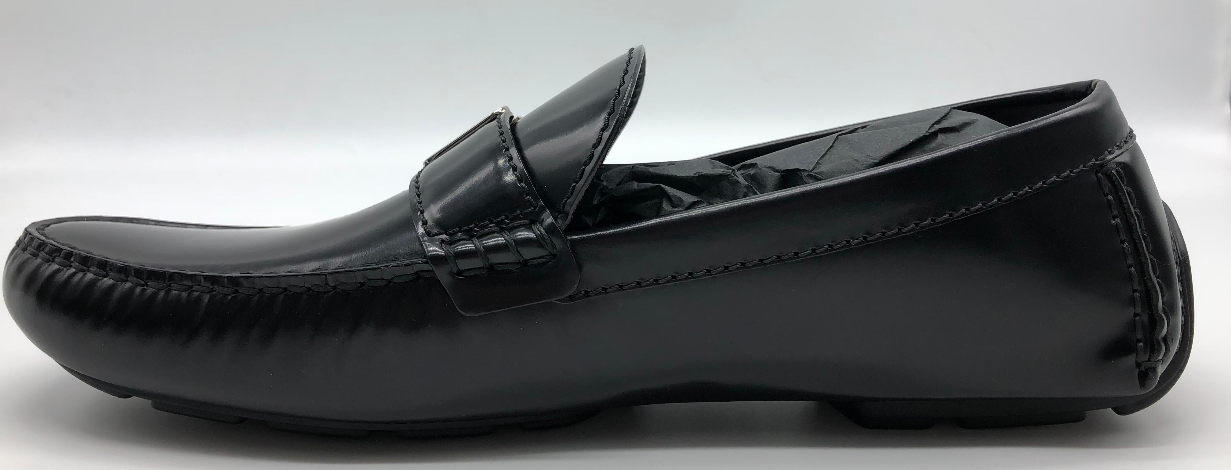 Louis Vuitton loafers for men in black leather
Model : RaceTrack Car shoe
Size : 12 (46) 
New, never used, comes with box
