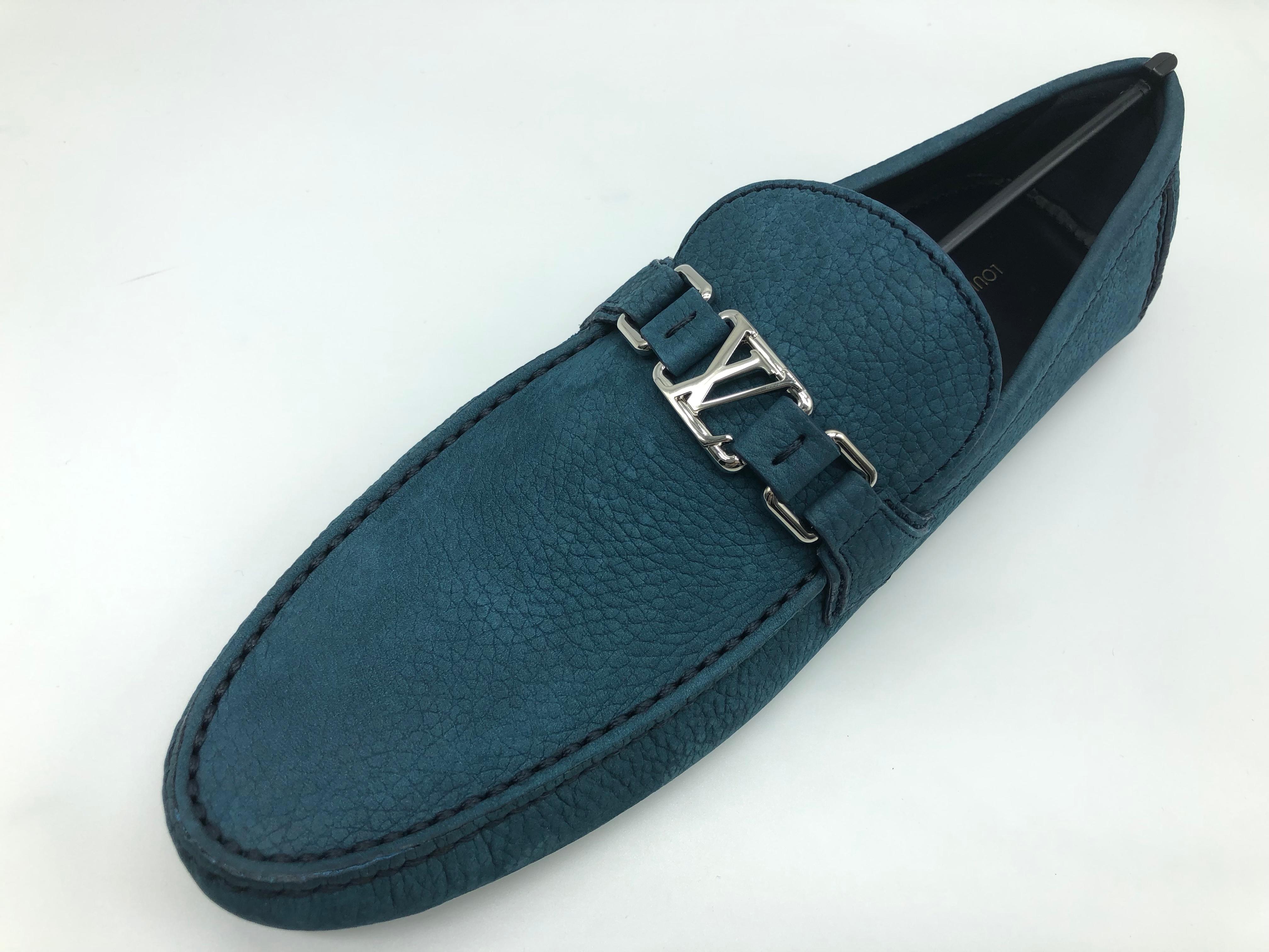 Mocassins Louis Vuitton pour hommes en daim bleu // Modèle : Hockenheim // Taille : 10 // Nouveau Neuf à Paris, IDF