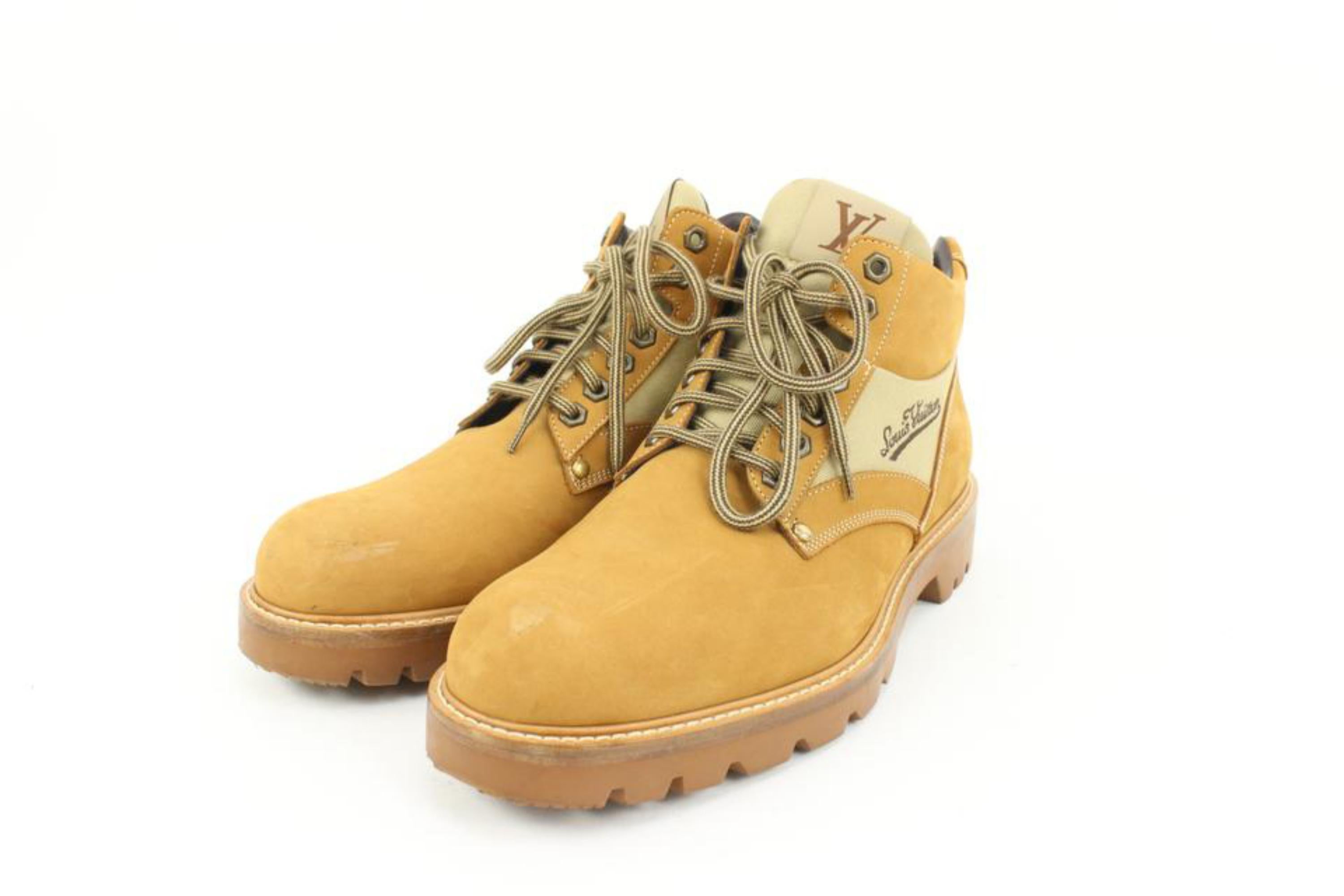 Louis Vuitton Men's 10 US Wheat Nubuck Oberkampf Boots 35lv21s
Date Code/Serial Number: FD 1106
Made In: Italy 
Measurements: Length:  12.6