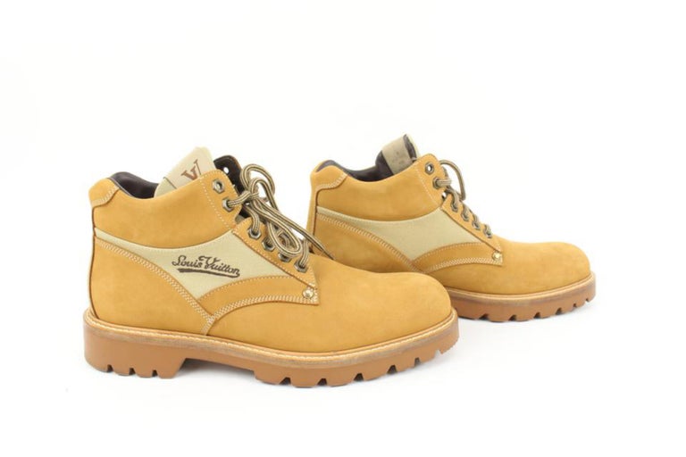 Louis Vuitton Men's 10 US Wheat Nubuck Oberkampf Boots 35lv21s For Sale at  1stDibs
