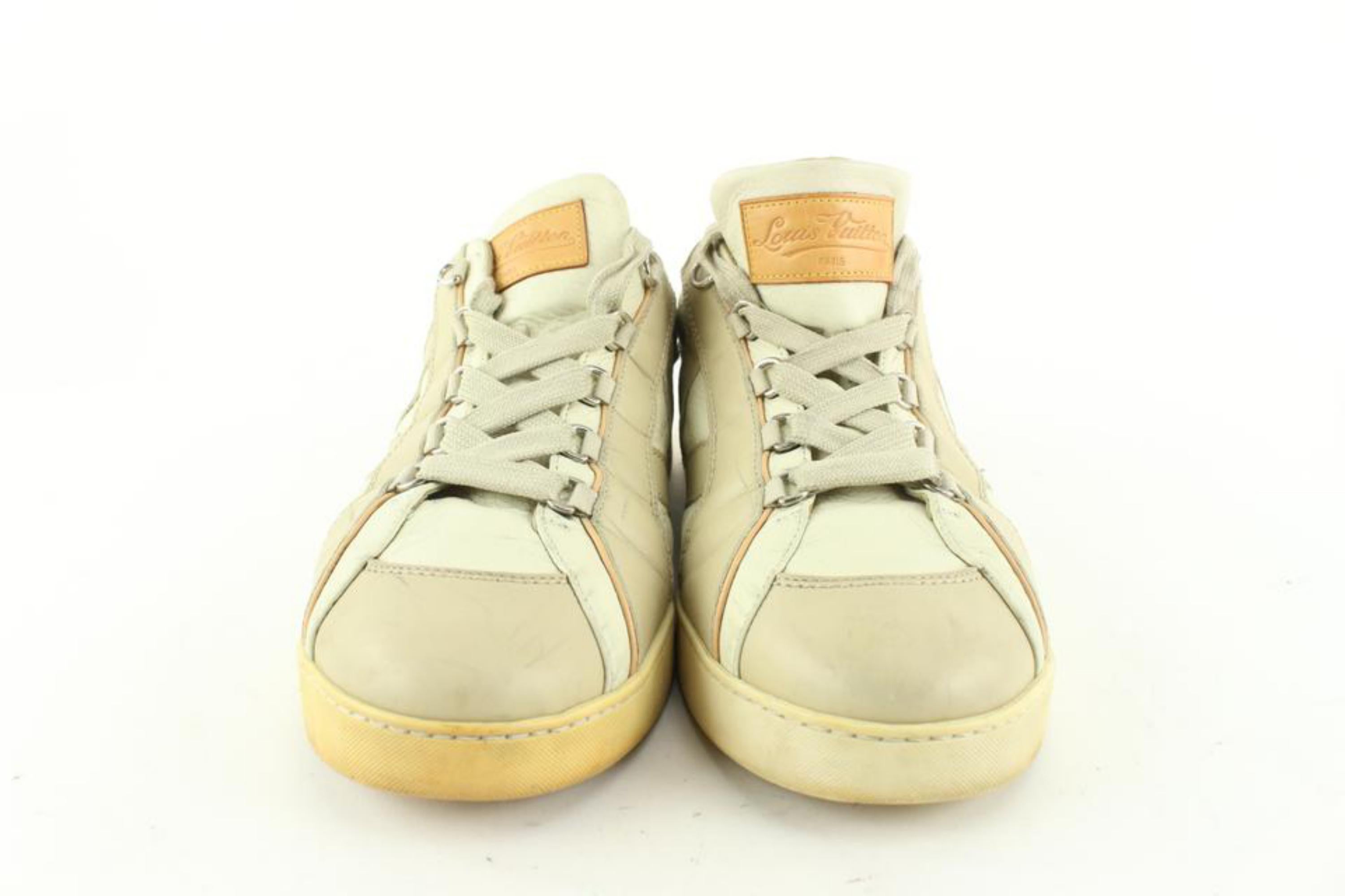 Louis Vuitton Men's 12 US Beige x Ivory Rennes Sneaker 1224lv33 In Good Condition For Sale In Dix hills, NY