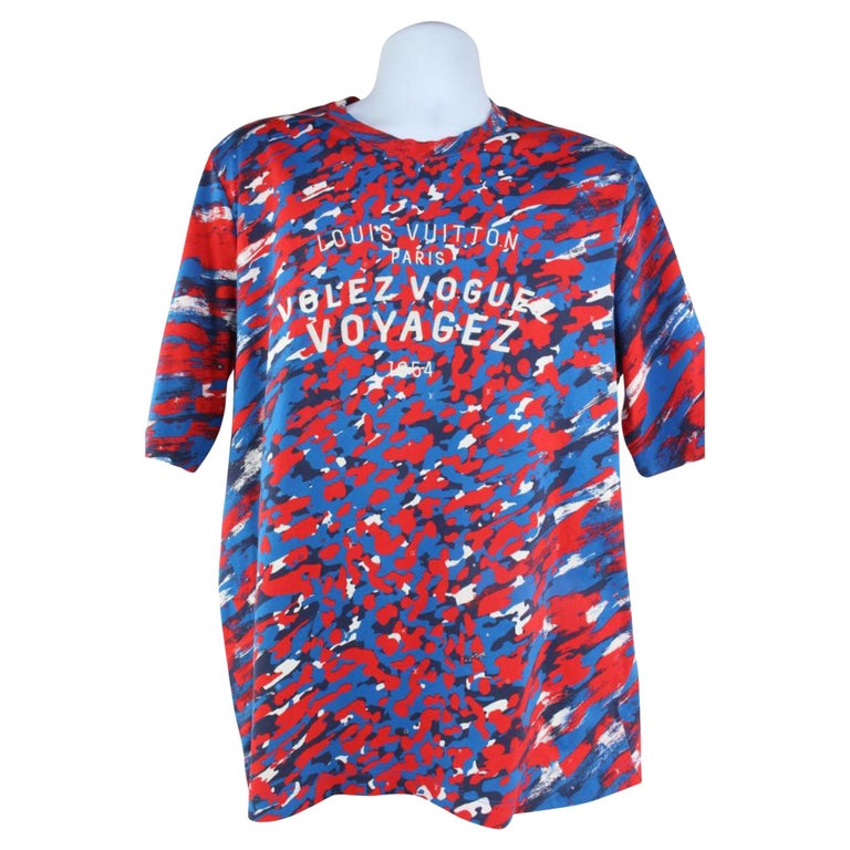 Louis Vuitton Men's 3XL 4L Red x Blue Camo Volez Voguez Voyagez T-Shirt Tee  1116 at 1stDibs