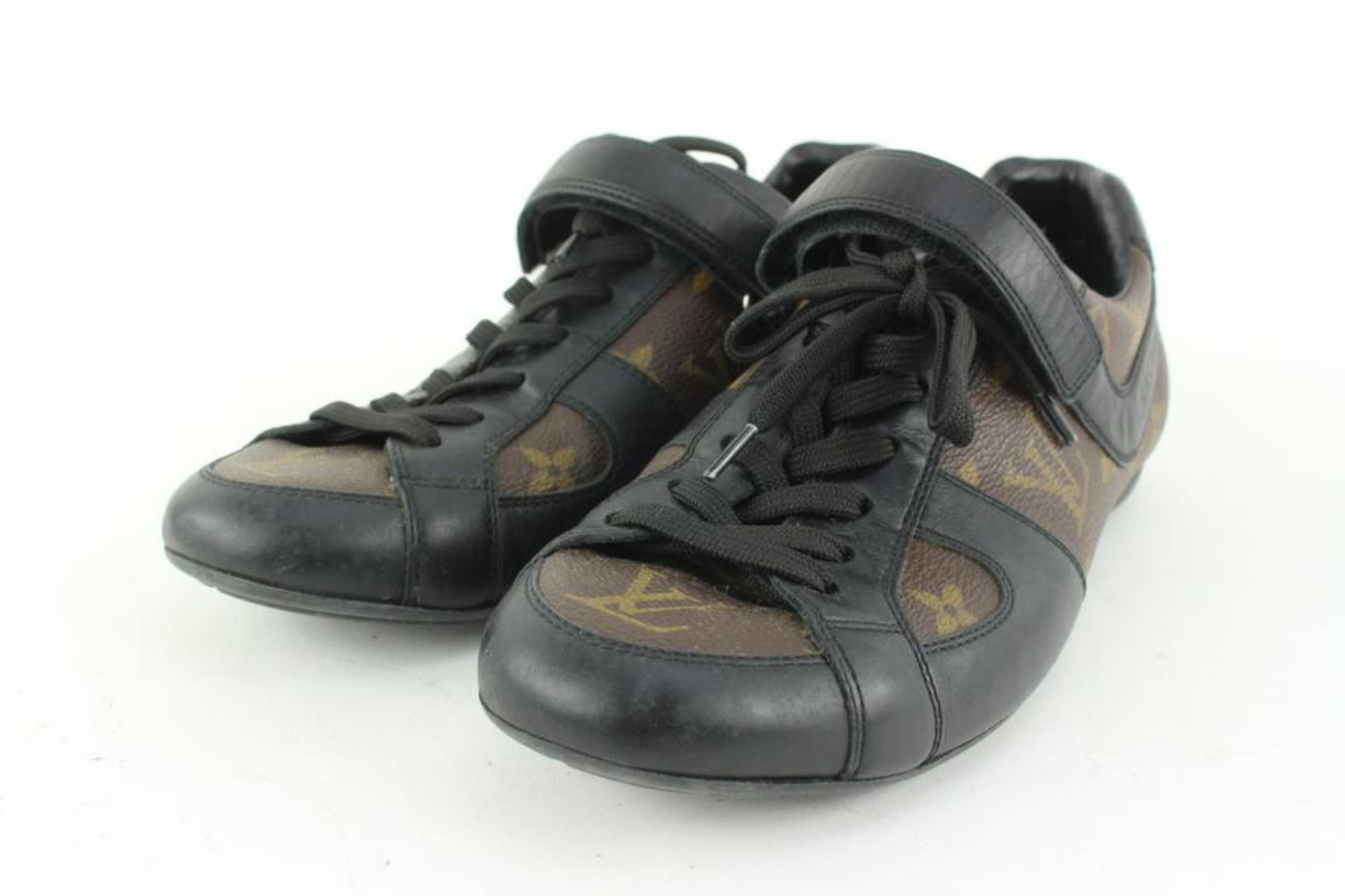 Louis Vuitton Men's 7 US Monogram Globetrotter Sneaker 111lv10
Date Code/Serial Number: P MS 0079
Made In: Italy
Measurements: Length:  10.75