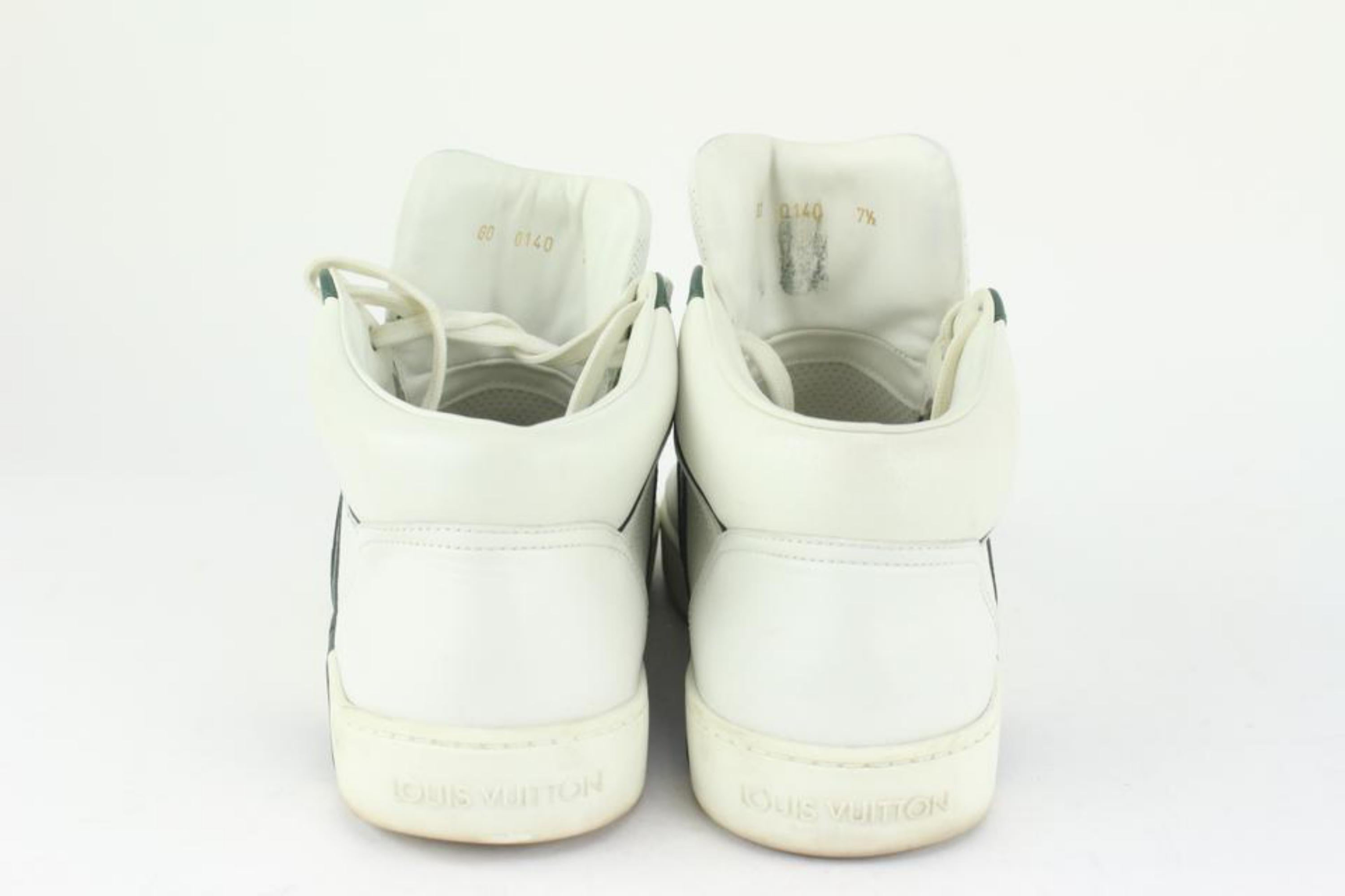 Louis Vuitton Men's 8.5 US Greenx White Damier Infini Leather Sneaker 1117lv8 For Sale 2