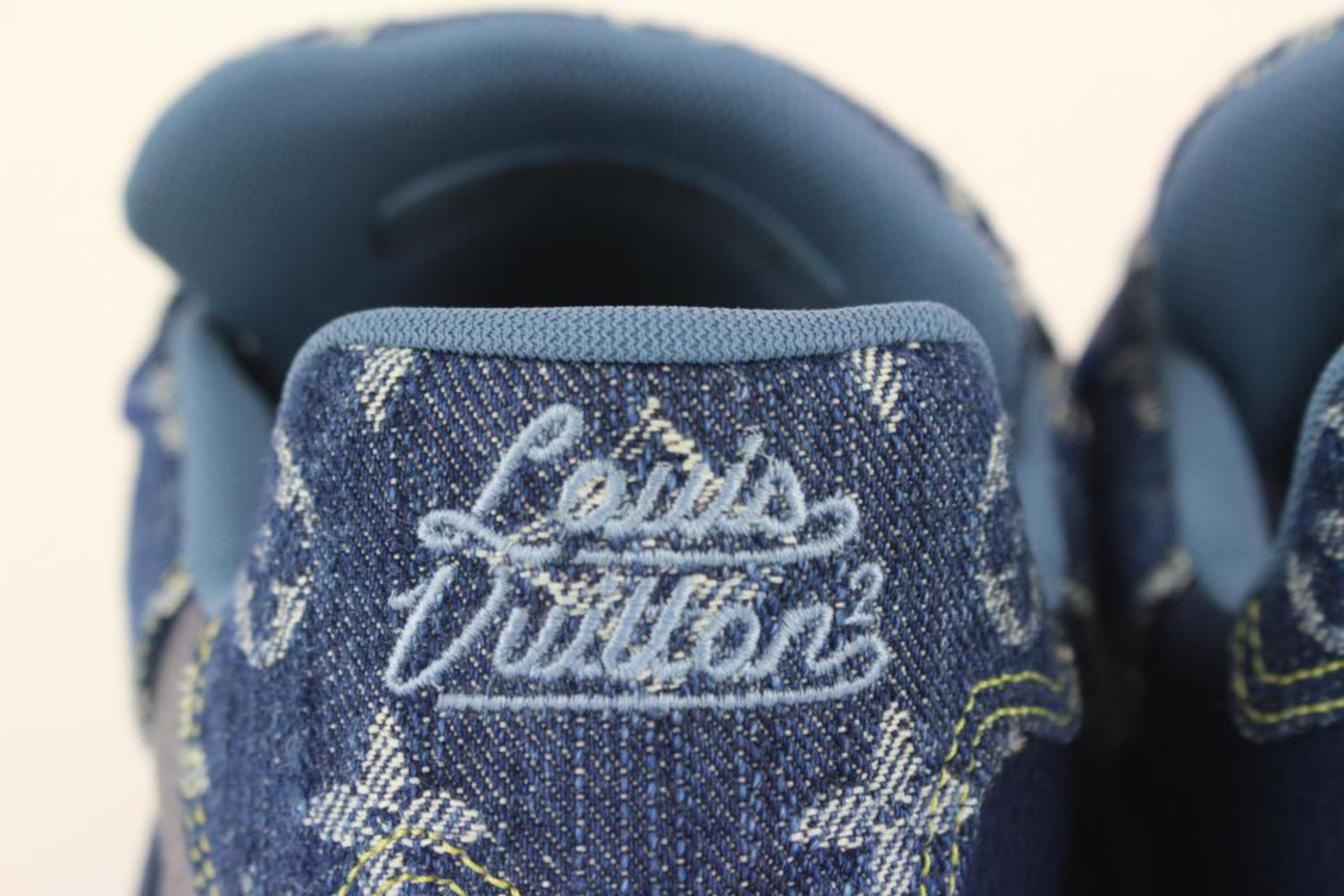 Gris Baskets de sport Louis Vuitton 9 US en jean avec monogramme bleu Virgil, Taille 1115 en vente