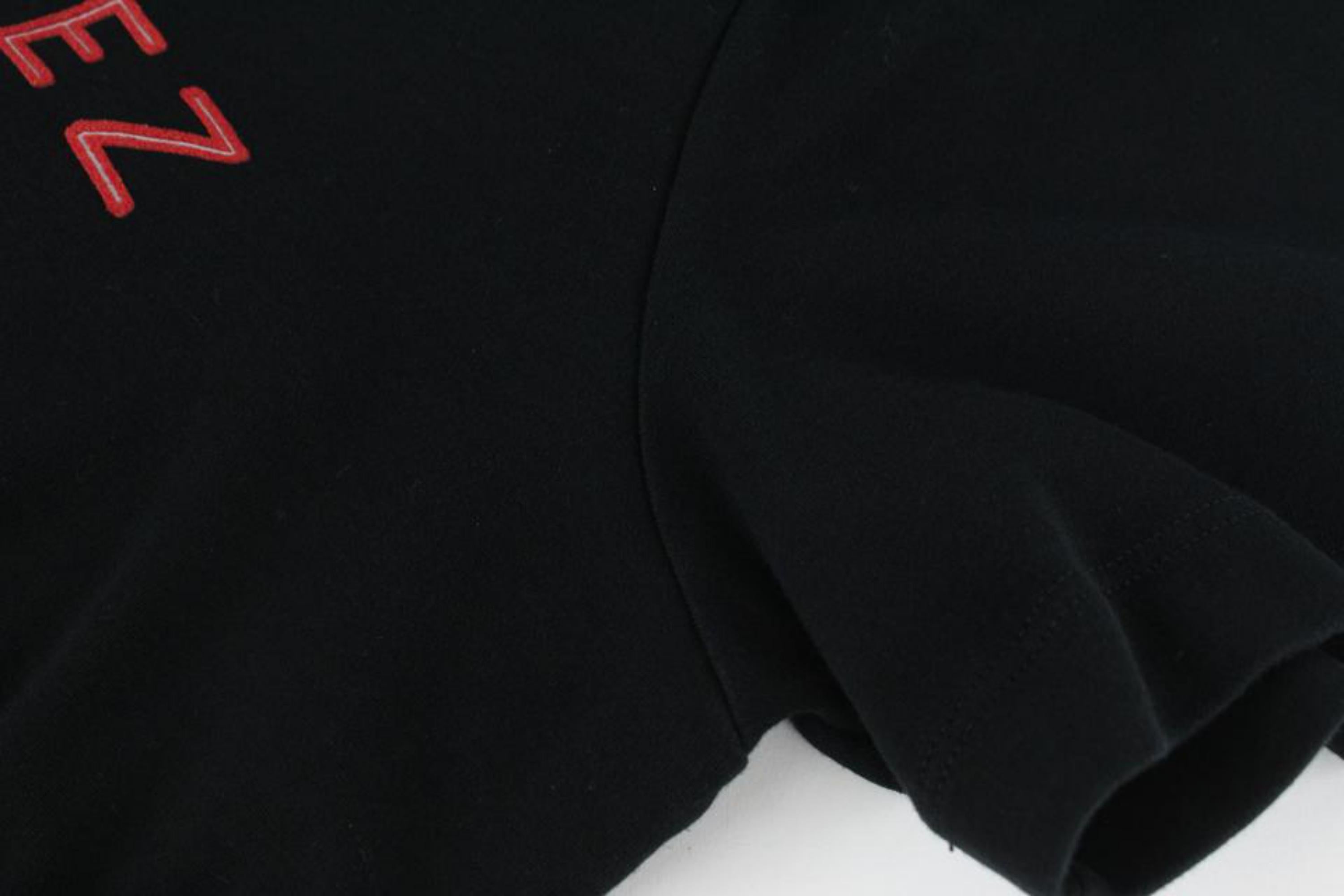 Louis Vuitton Men's Large Black x Red Volez Voguez Voyagez T-Shirt Tee 1116lv35 In Excellent Condition For Sale In Dix hills, NY