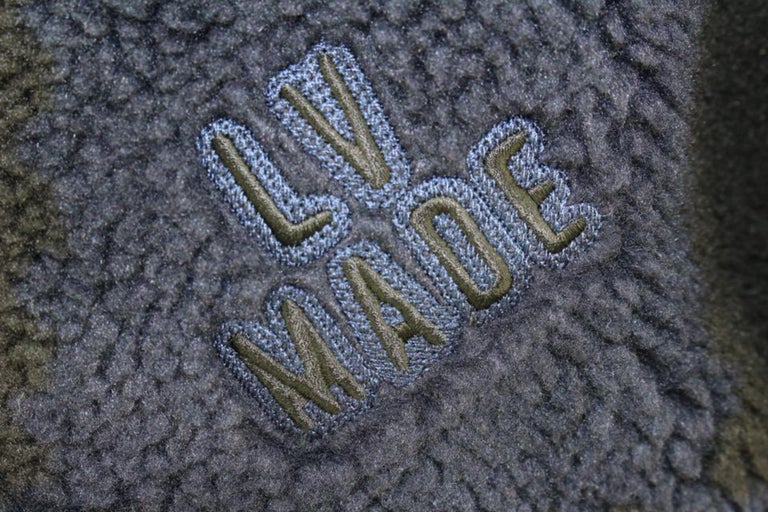Herren M LV Nigo Marineblaue Jacquared Damier Fleece Jacke mit  Reißverschluss 111 von Louis Vuitton
