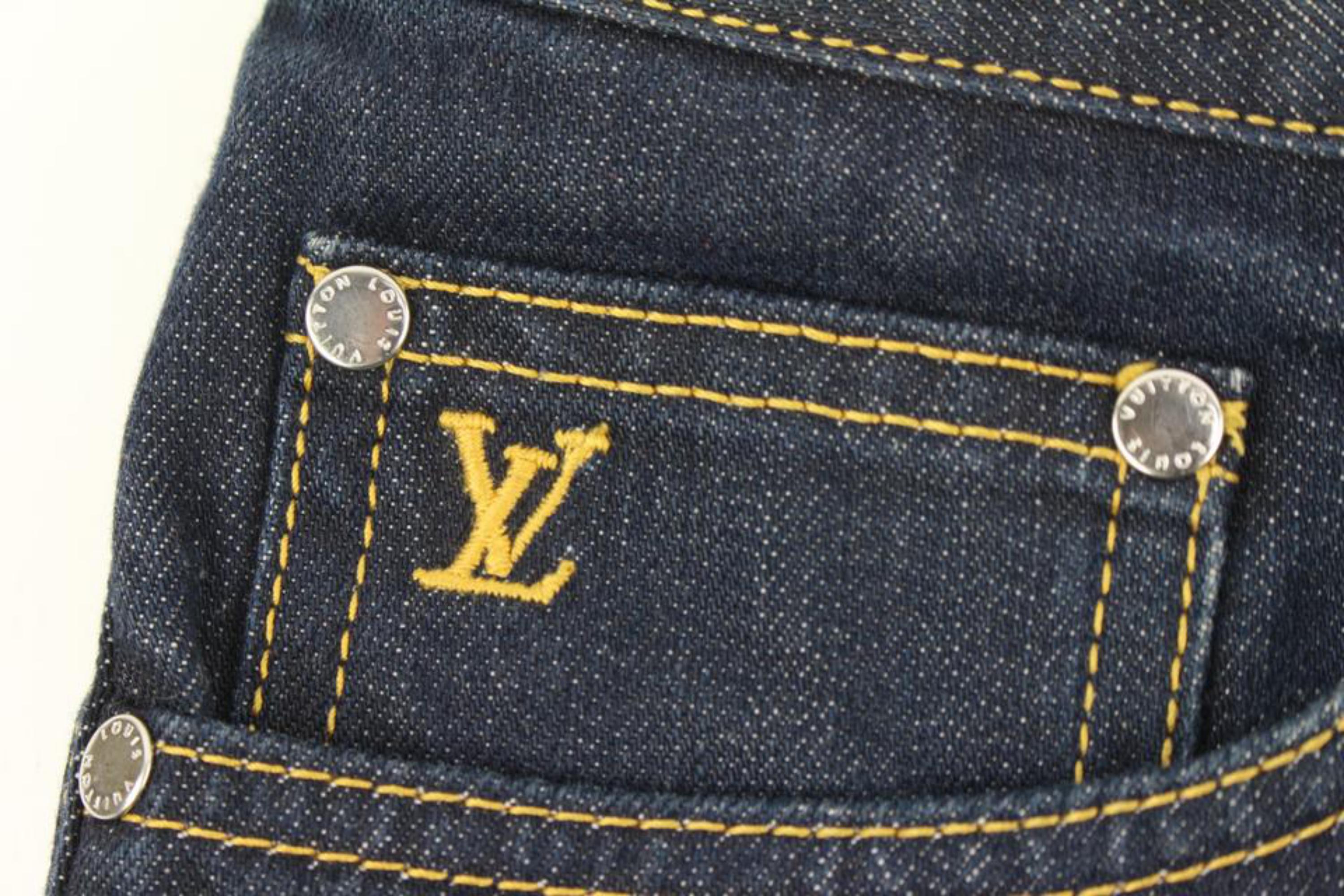Louis Vuitton Men's Size 30 US Dark Rinse LV Fleur Logo Jeans 119lv8
Made In: Italy
Measurements: Length:  21