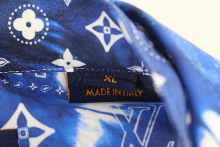Louis Vuitton Men's XL Monogram Bandana Blue Button Down Short Sleeve Shirt  86lk For Sale at 1stDibs