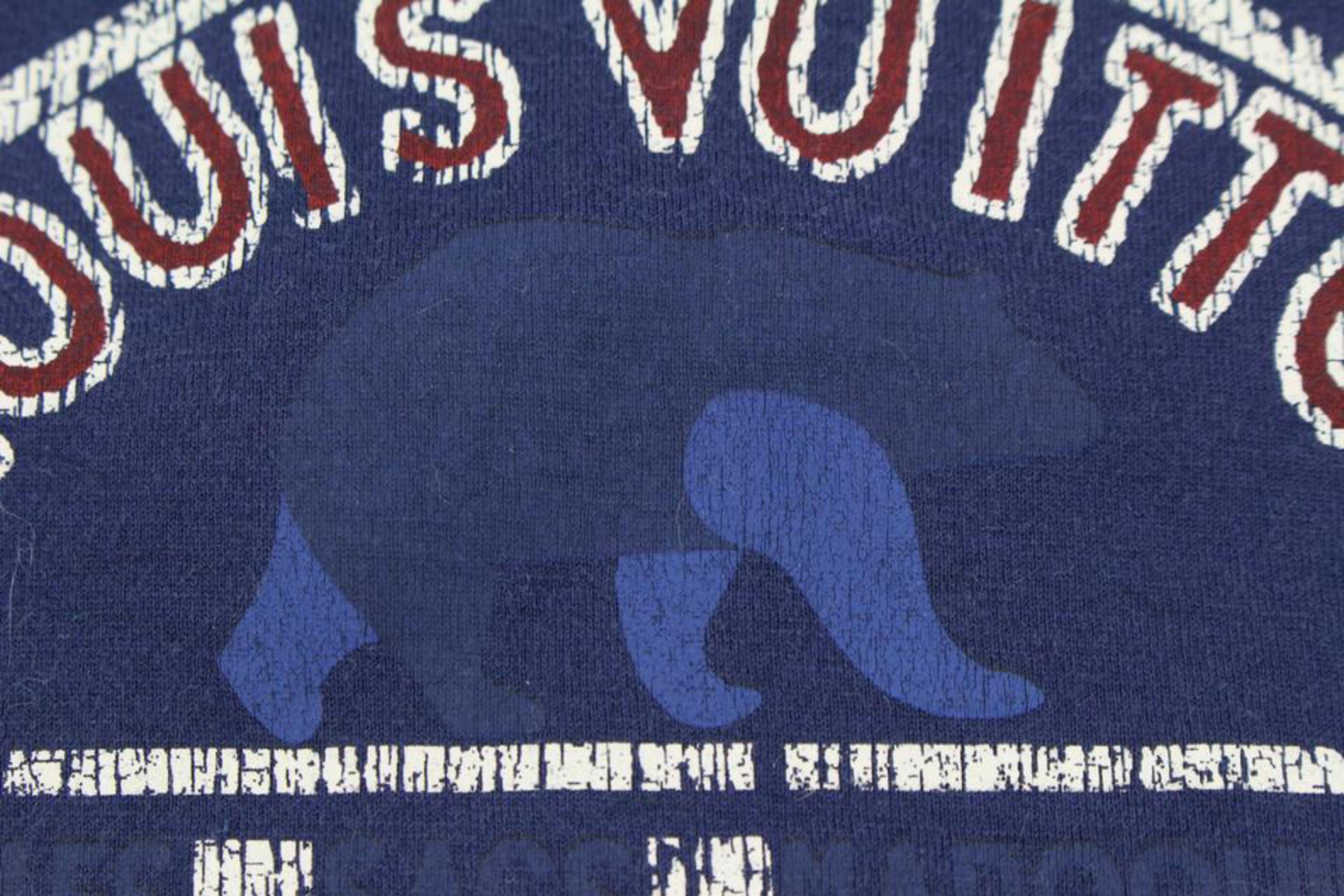 Louis Vuitton Men's XL Navy Blue Bear LV T-Shirt 114lv10 In Good Condition For Sale In Dix hills, NY