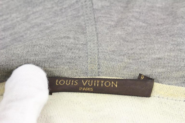 Louis Vuitton Lvse LV Embossed Hoodie Grey. Size 3L