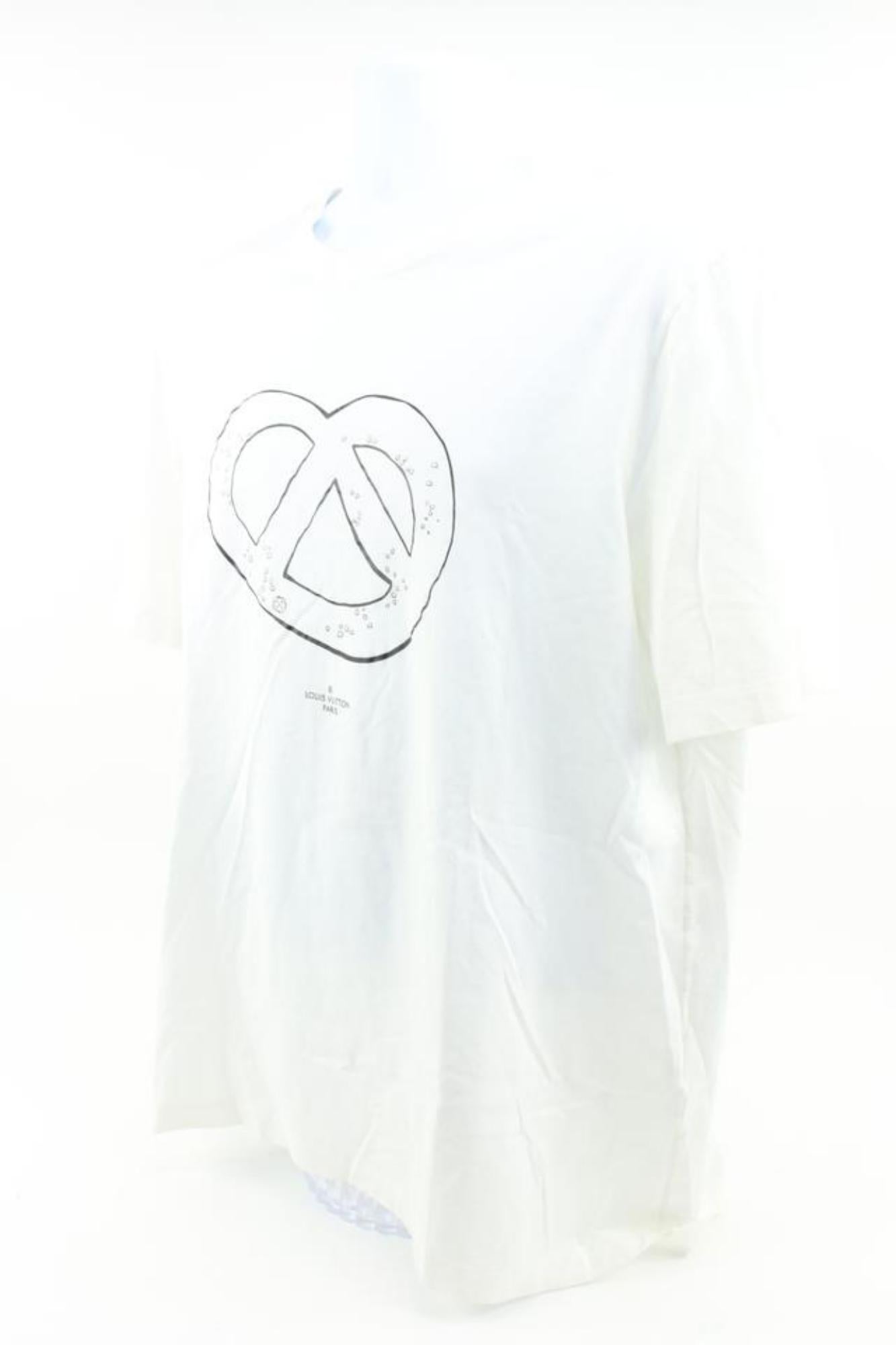 Louis Vuitton Men's XXXL Limited LV Salt Pretzel T-Shirt 120lv29 In Excellent Condition For Sale In Dix hills, NY