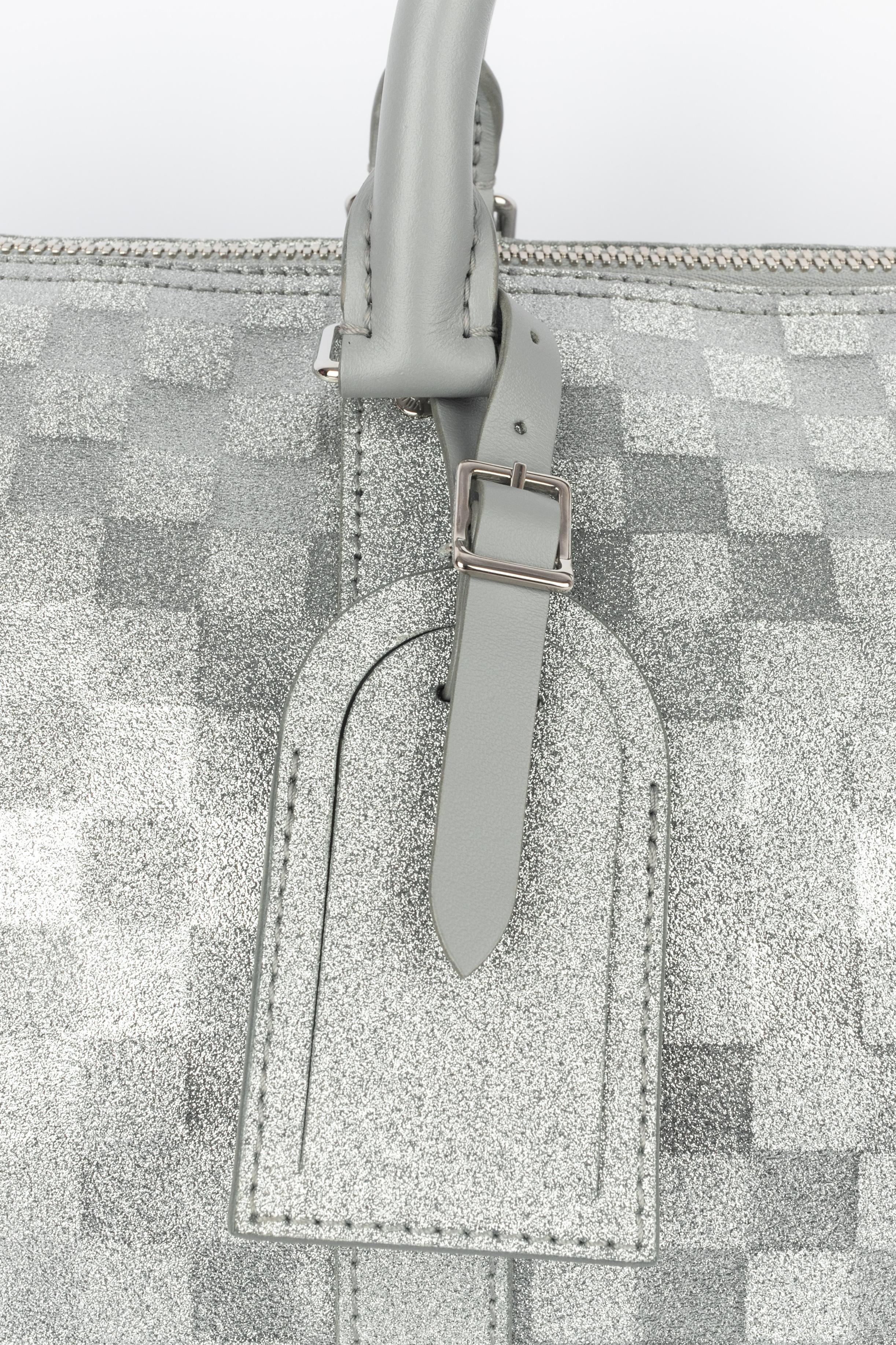 Grigio Louis Vuitton menswear bag 'Keepall' summer 2022 in vendita