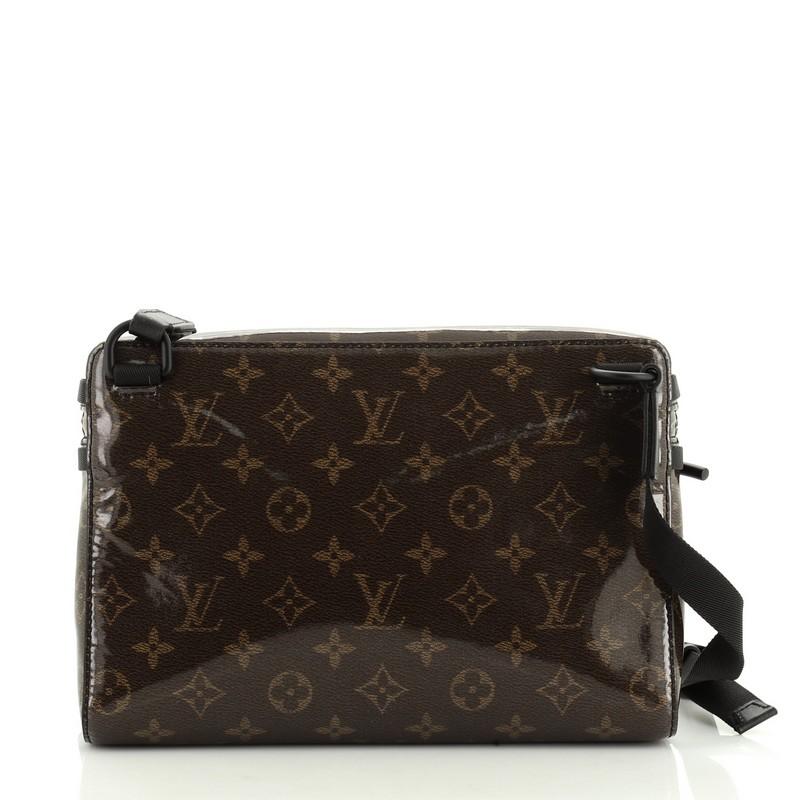 louis vuitton messenger bag monogram