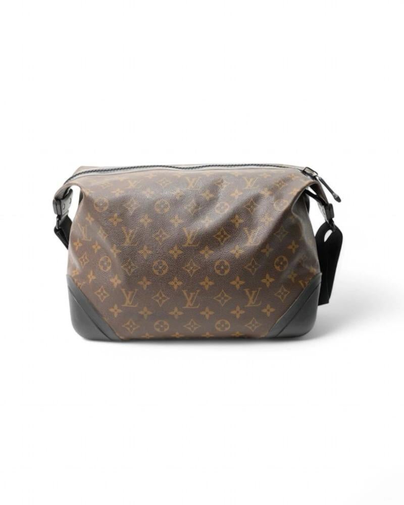 Louis Vuitton Messenger Impermeabile Monogram Nero In condizioni ottime in vendita a Torre Del Greco, IT