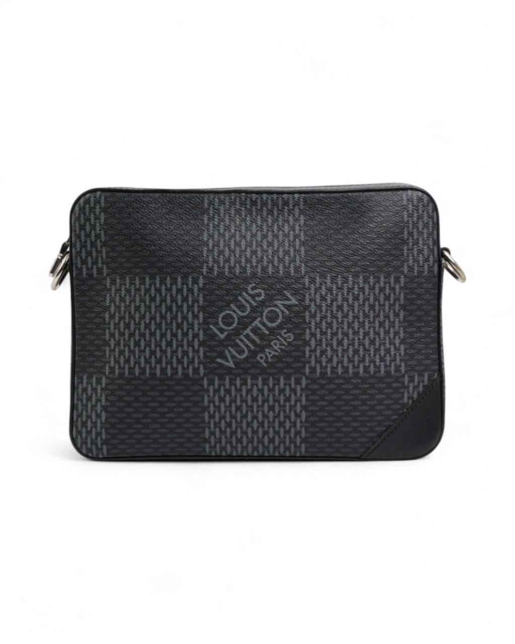 Louis Vuitton Messenger Trio MM Damier Graphite In Good Condition For Sale In Torre Del Greco, IT