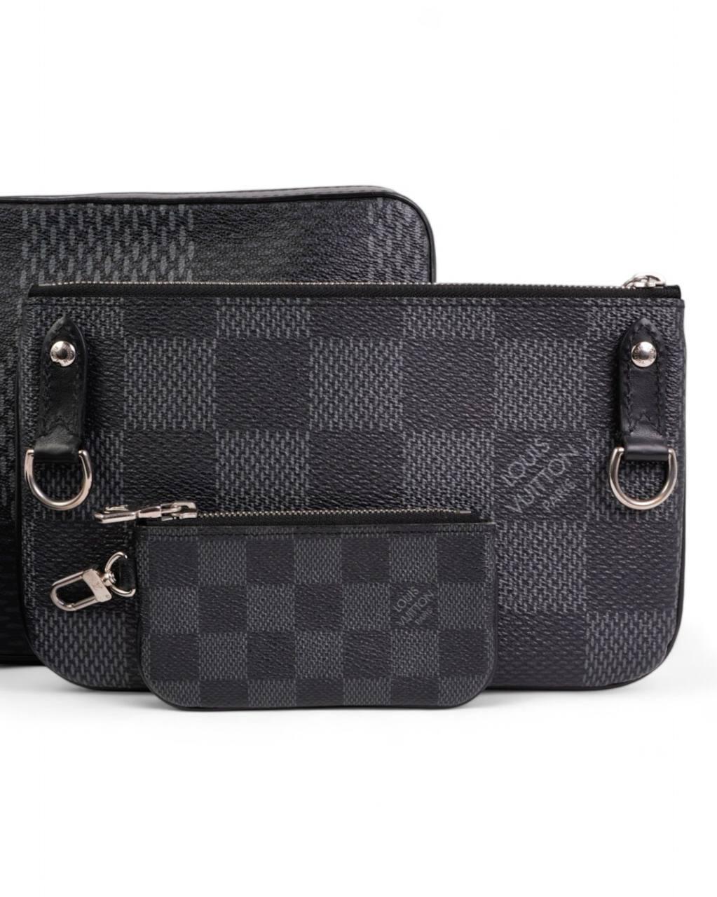 Louis Vuitton Messenger Trio MM Damier Graphite For Sale 2