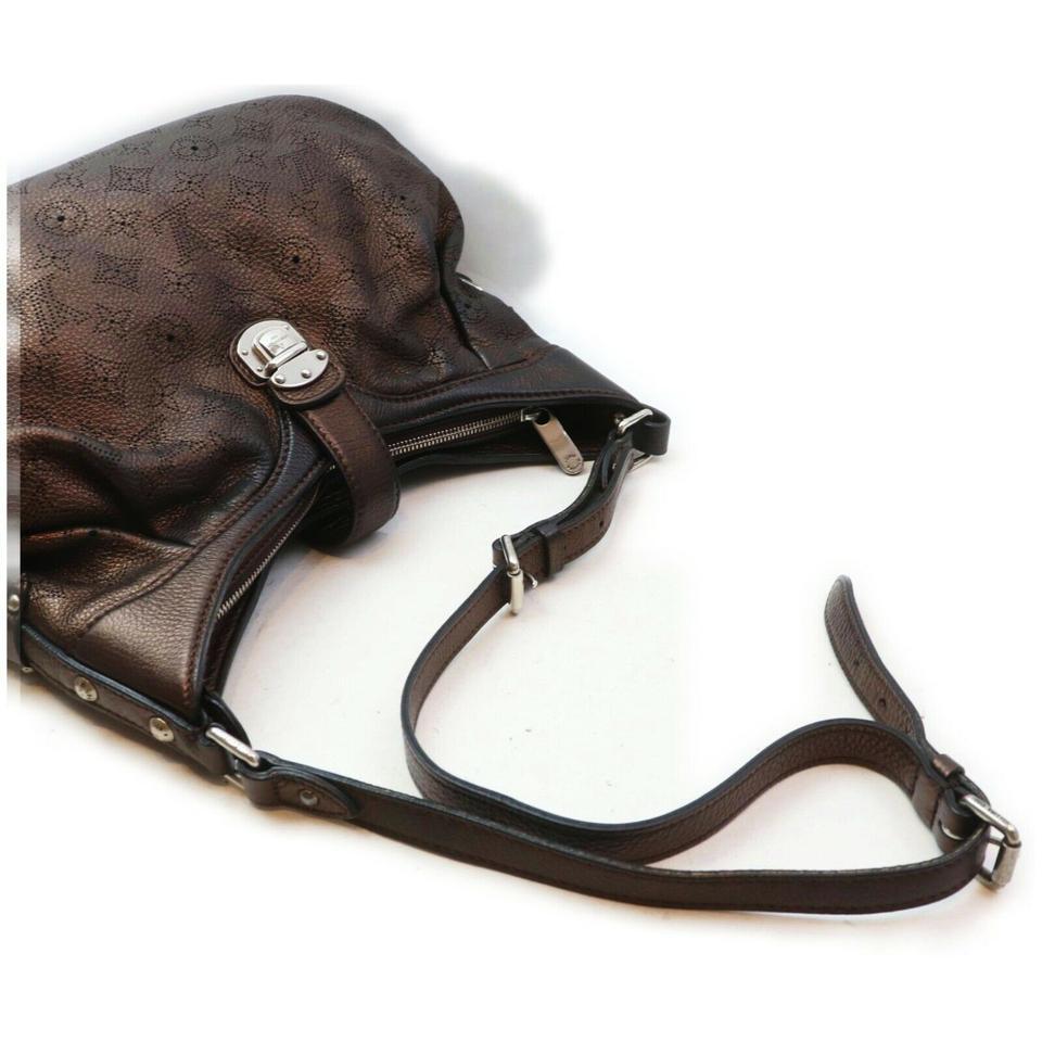 Louis Vuitton Metallic Brown Mahina Leather XS Crossbody Hobo Bag 863002 For Sale 3