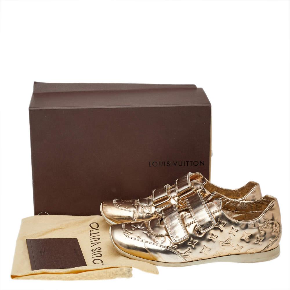 Louis Vuitton Metallic Gold Empreinte Leder Low Top Sneakers Größe 38.5 im Angebot 3