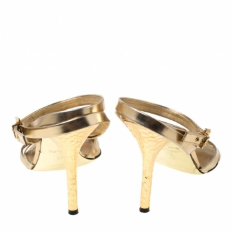 Donna Louis Vuitton Sandali Classic Leather in oro metallizzato Taglia 37 in vendita