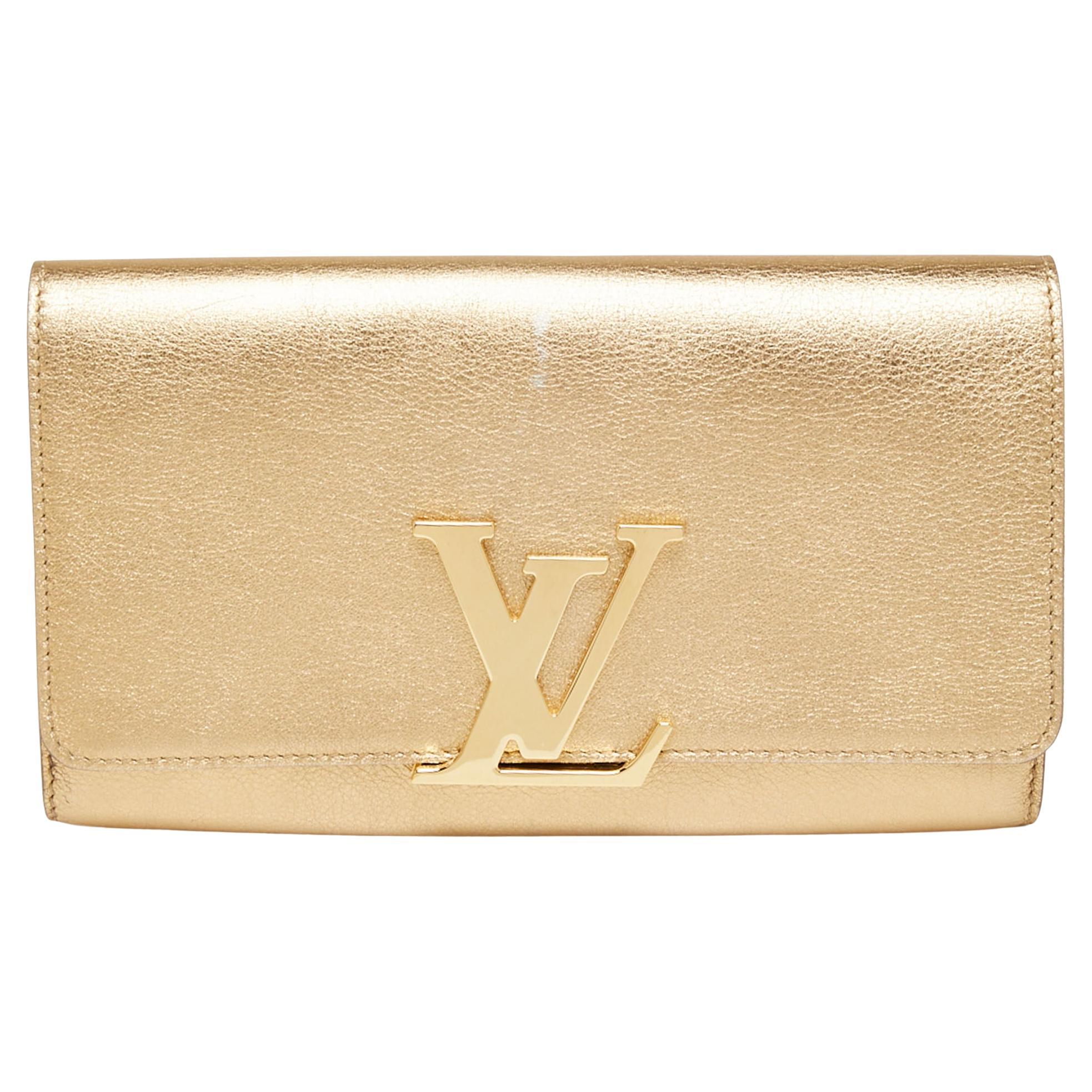Sold at Auction: LOUIS VUITTON LOUISE PHONE RING