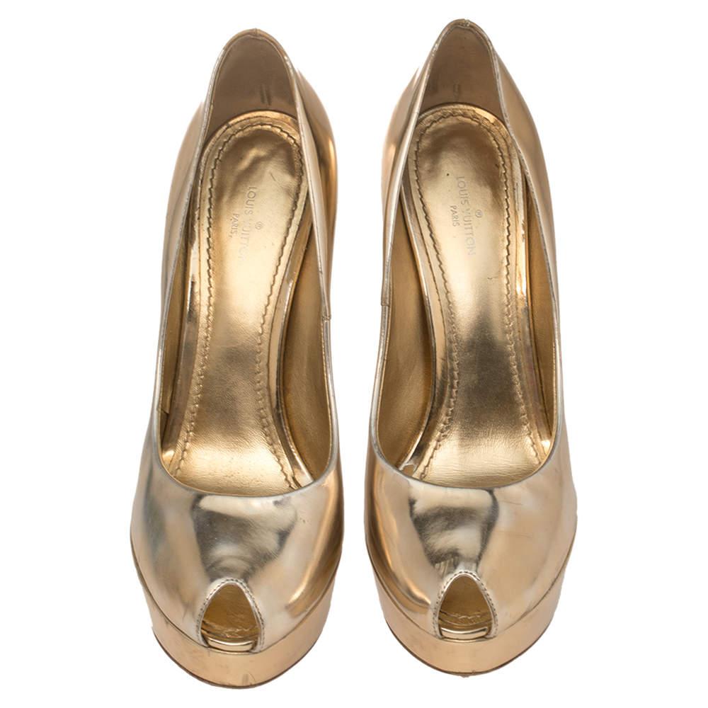 Louis Vuitton Metallic Gold Leather Peep Toe Platform Pumps Size 37 In Fair Condition In Dubai, Al Qouz 2