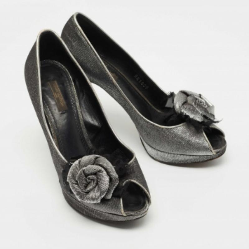 Grigio Louis Vuitton Pumps Peep Toe in tessuto lurex grigio/nero metallizzato misura 38 in vendita