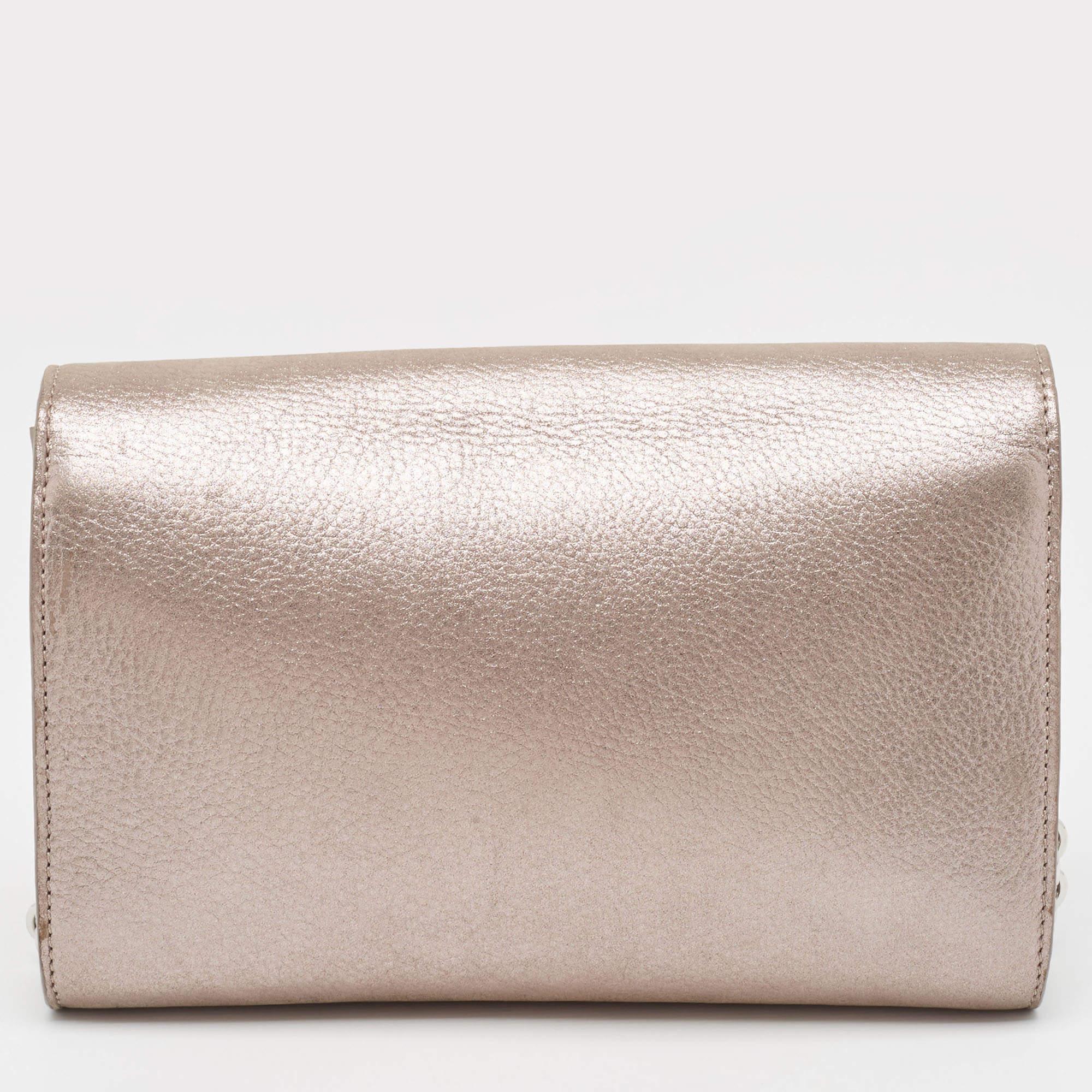 Louis Vuitton pochette Louise en cuir rose métallisé irisé avec chaîne 9
