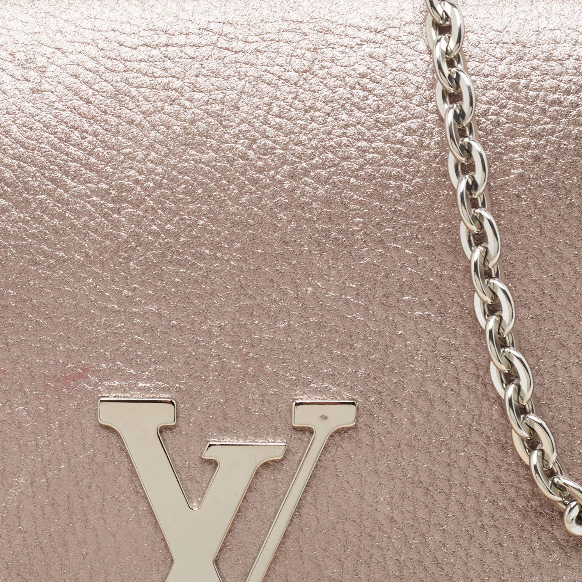 Louis Vuitton Metallic Pink Iridescent Leather Chain Louise Clutch For Sale 5