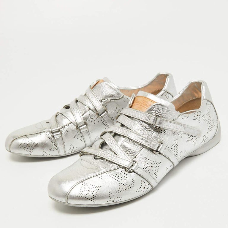 Louis Vuitton Metallic Silver Monogram Leather Sneakers Size 40 For Sale at  1stDibs