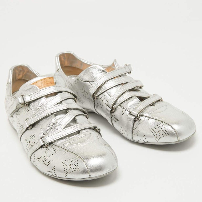 Louis Vuitton Metallic Silver Monogram Leather Sneakers Size 40 For Sale at  1stDibs