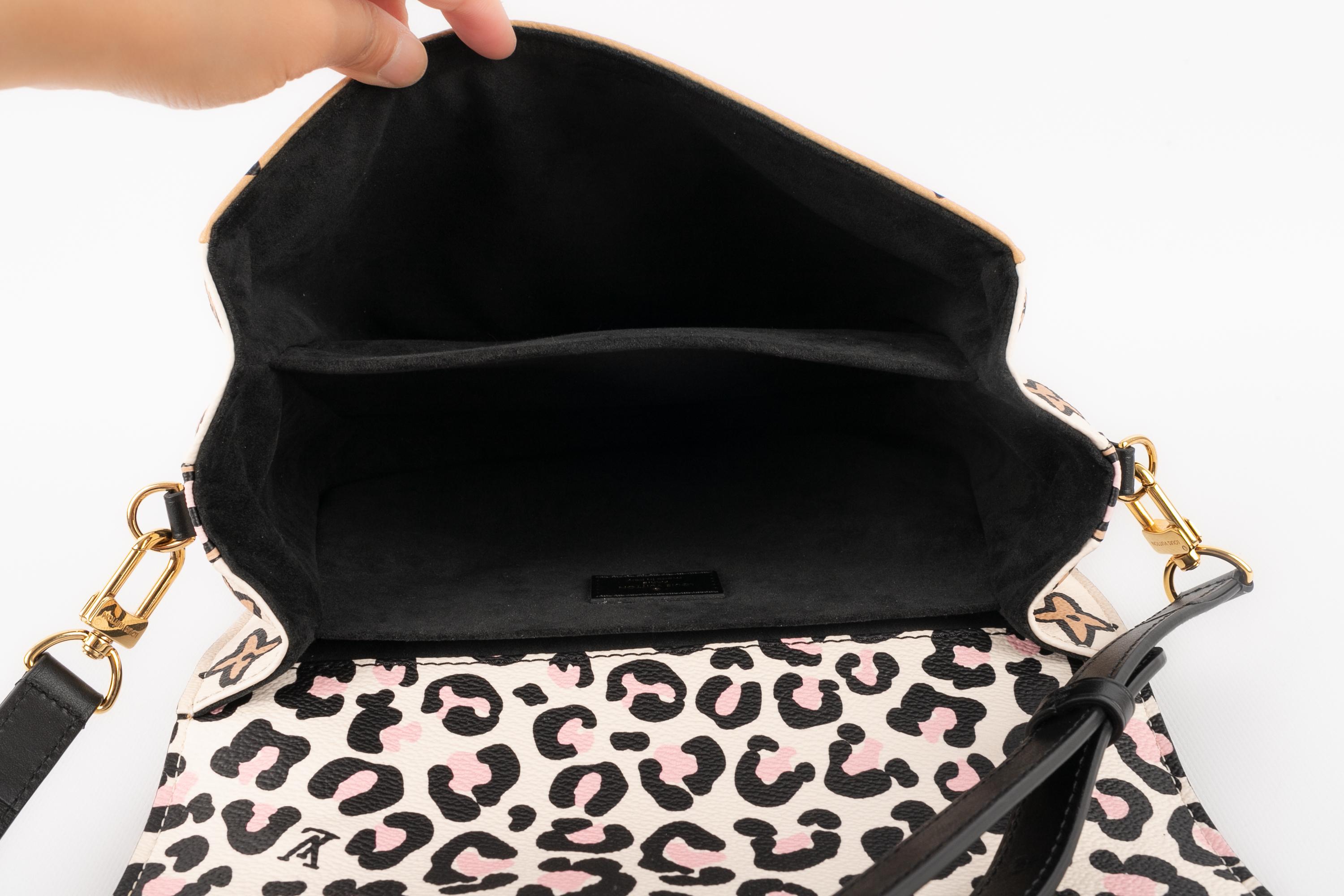 Louis Vuitton Metis handbag 9