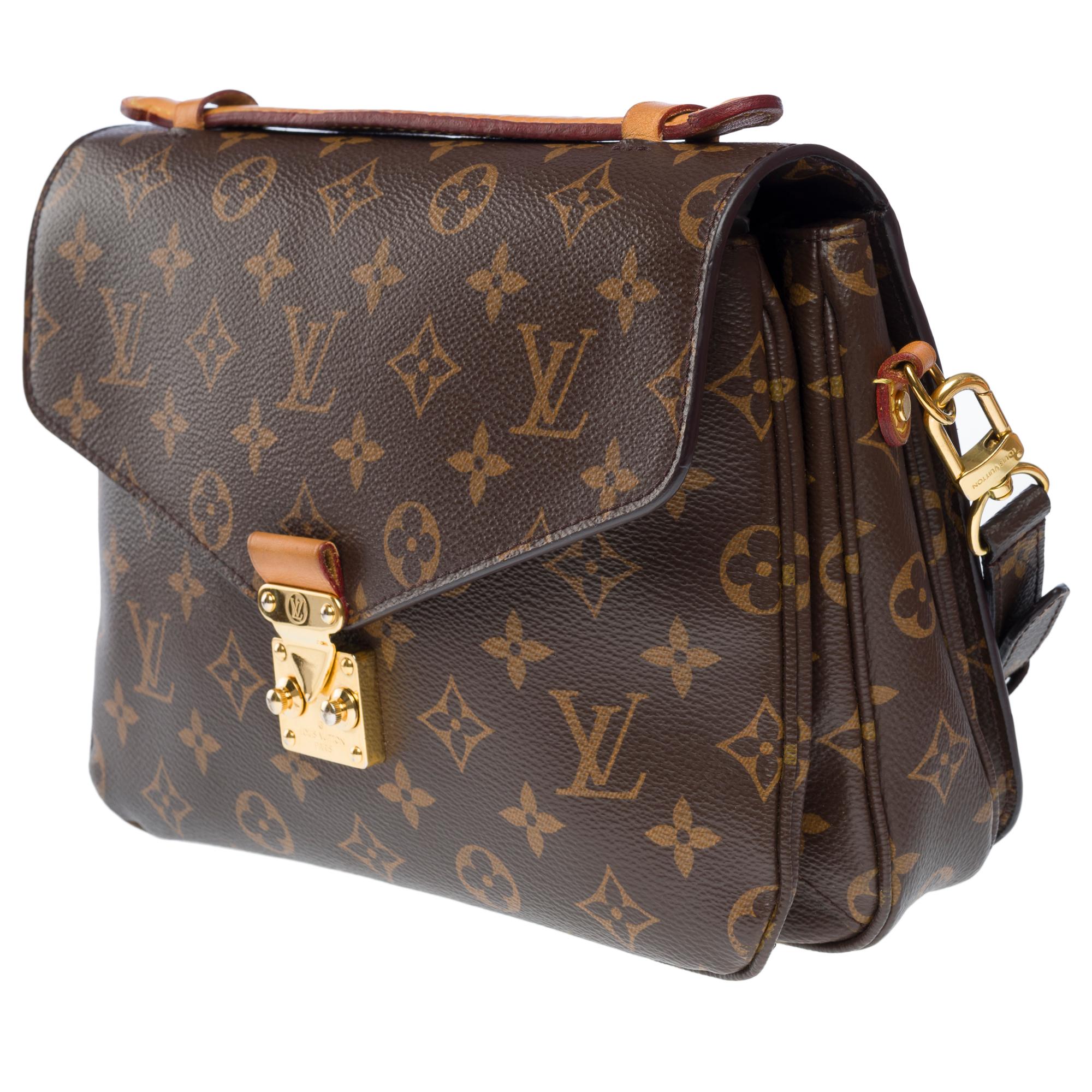 Women's Louis Vuitton Metis shoulder bag in brown monogram coated canvas, GHW For Sale
