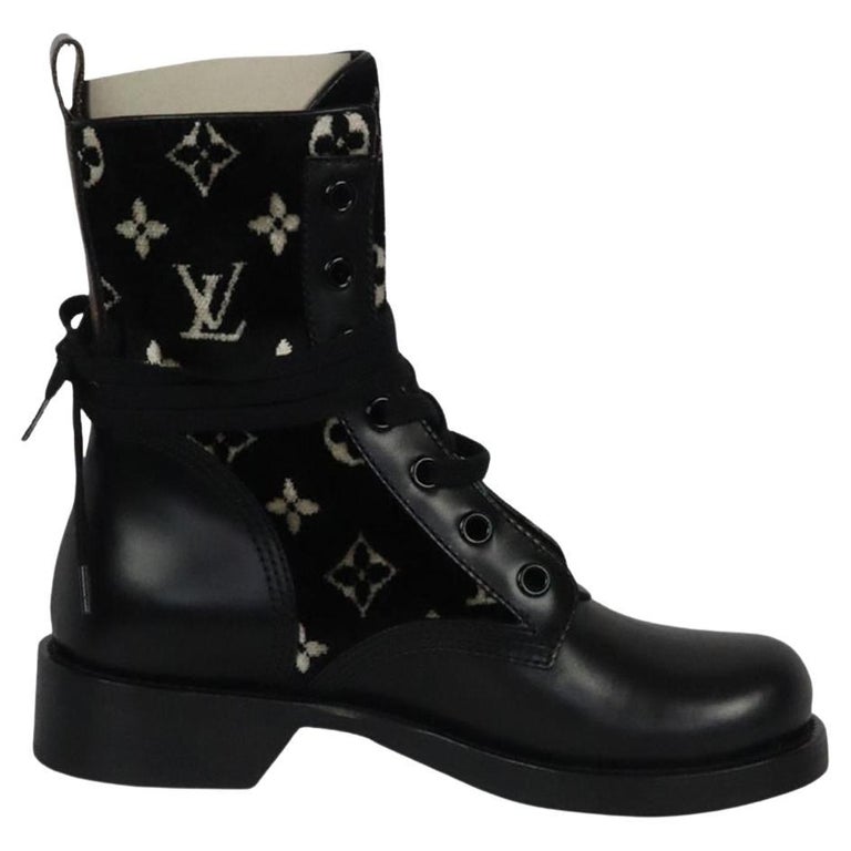 Louis Vuitton Metropolis Mongorammed Velvet And Leather Ankle Boots Eu 38 Uk  5 For Sale at 1stDibs